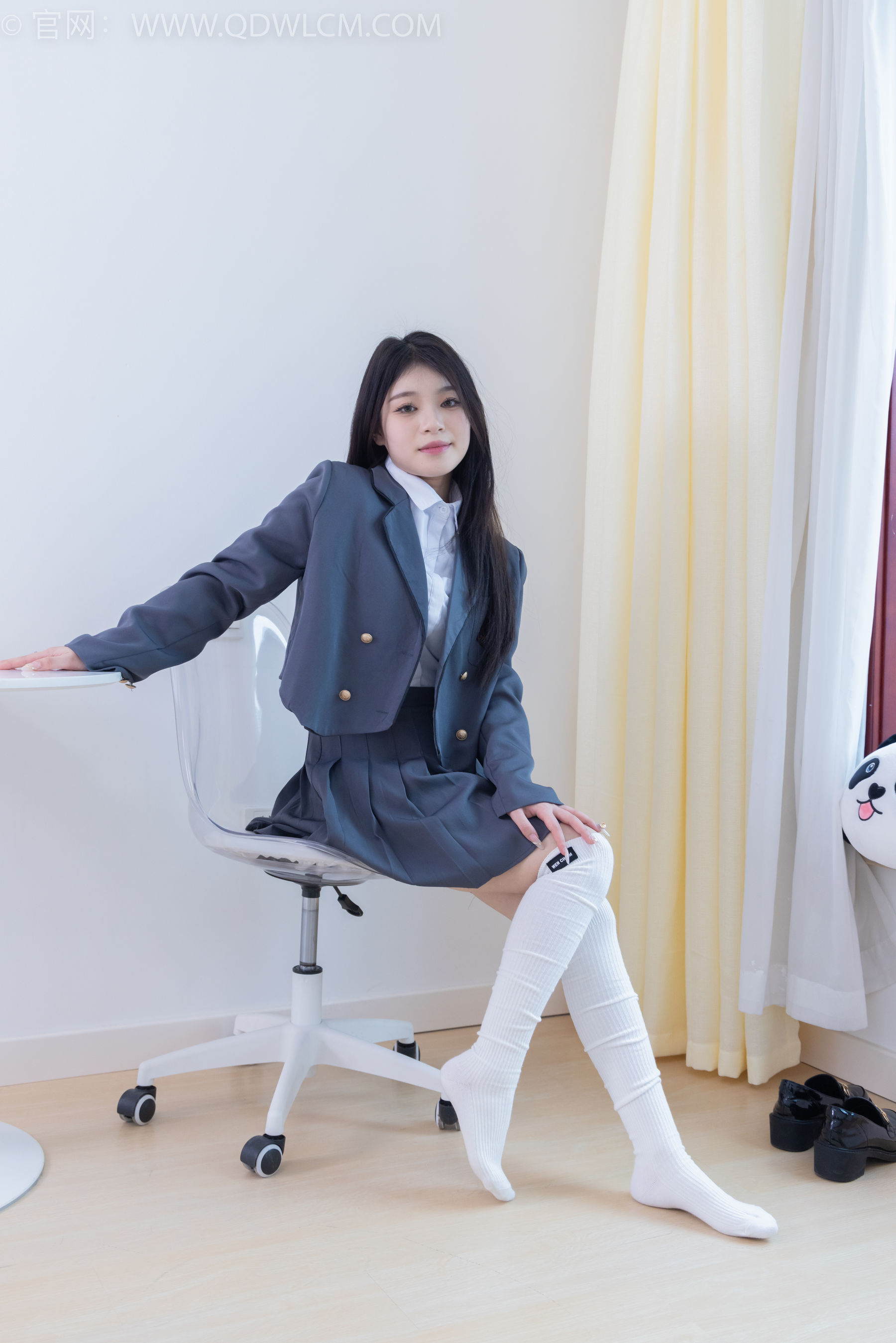 物恋传媒 No.2218 闪闪 - 黑夜是平静的/(180P)