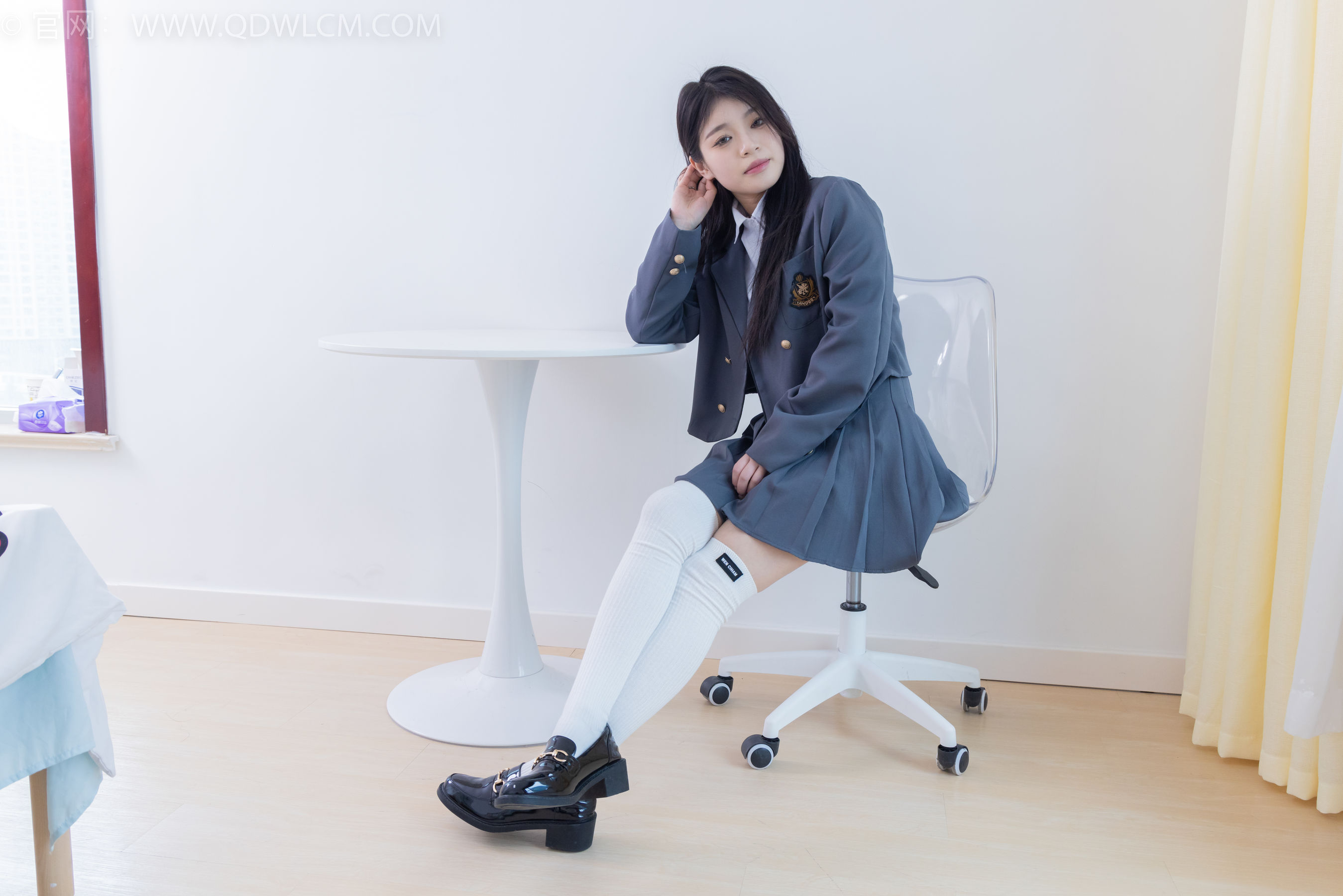 物恋传媒 No.2218 闪闪 - 黑夜是平静的/(180P)