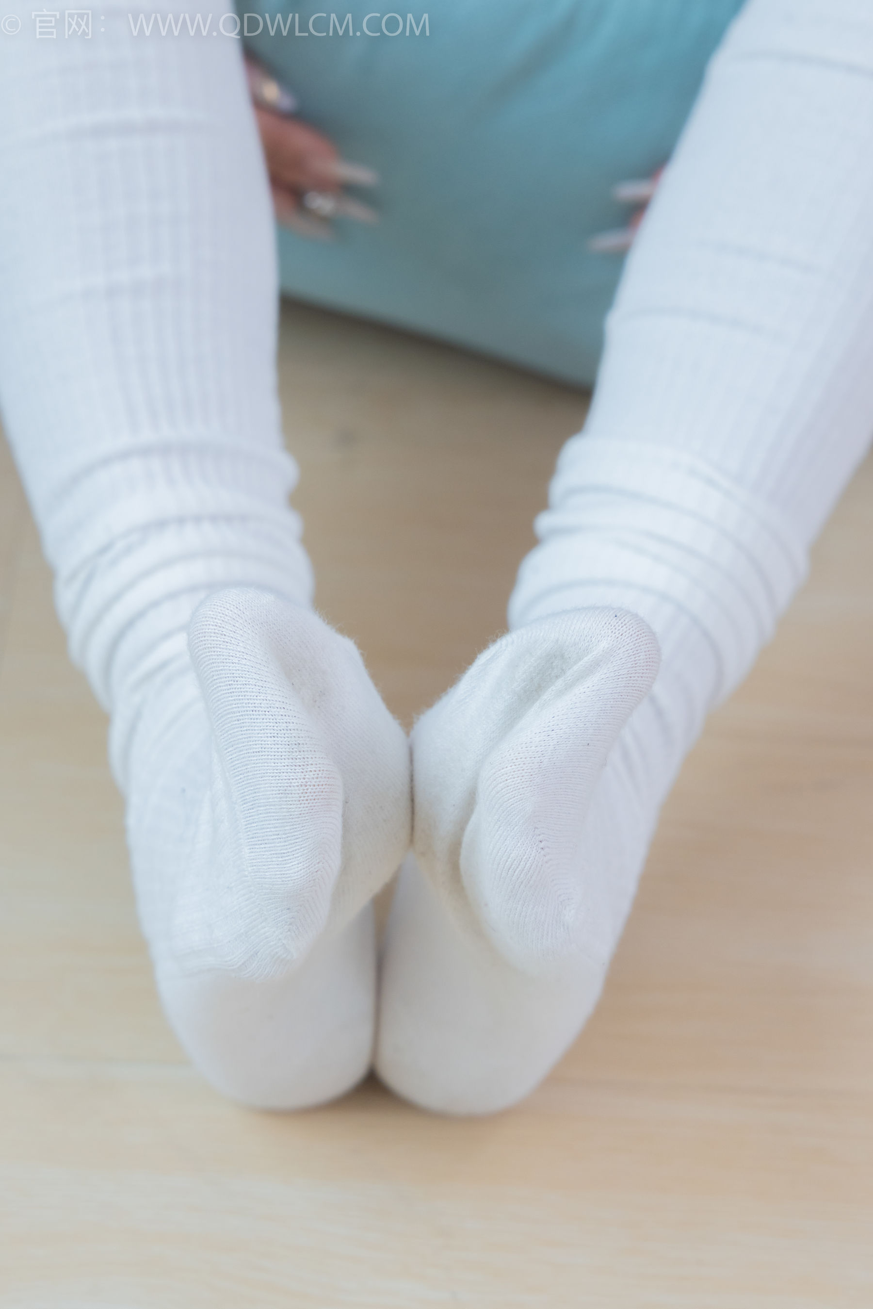 物恋传媒 No.2218 闪闪 - 黑夜是平静的/(180P)