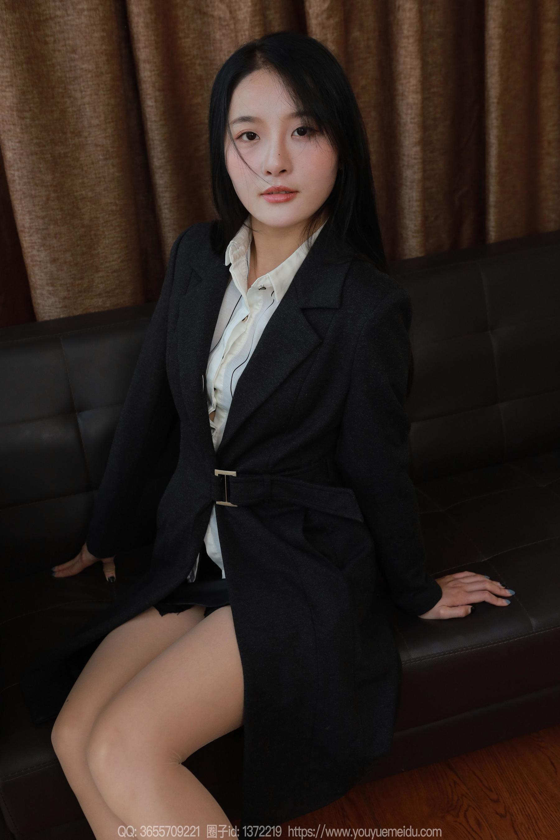 IESS异思趣向 - 模特： 婉萍 《蓝色指甲》/(96P)