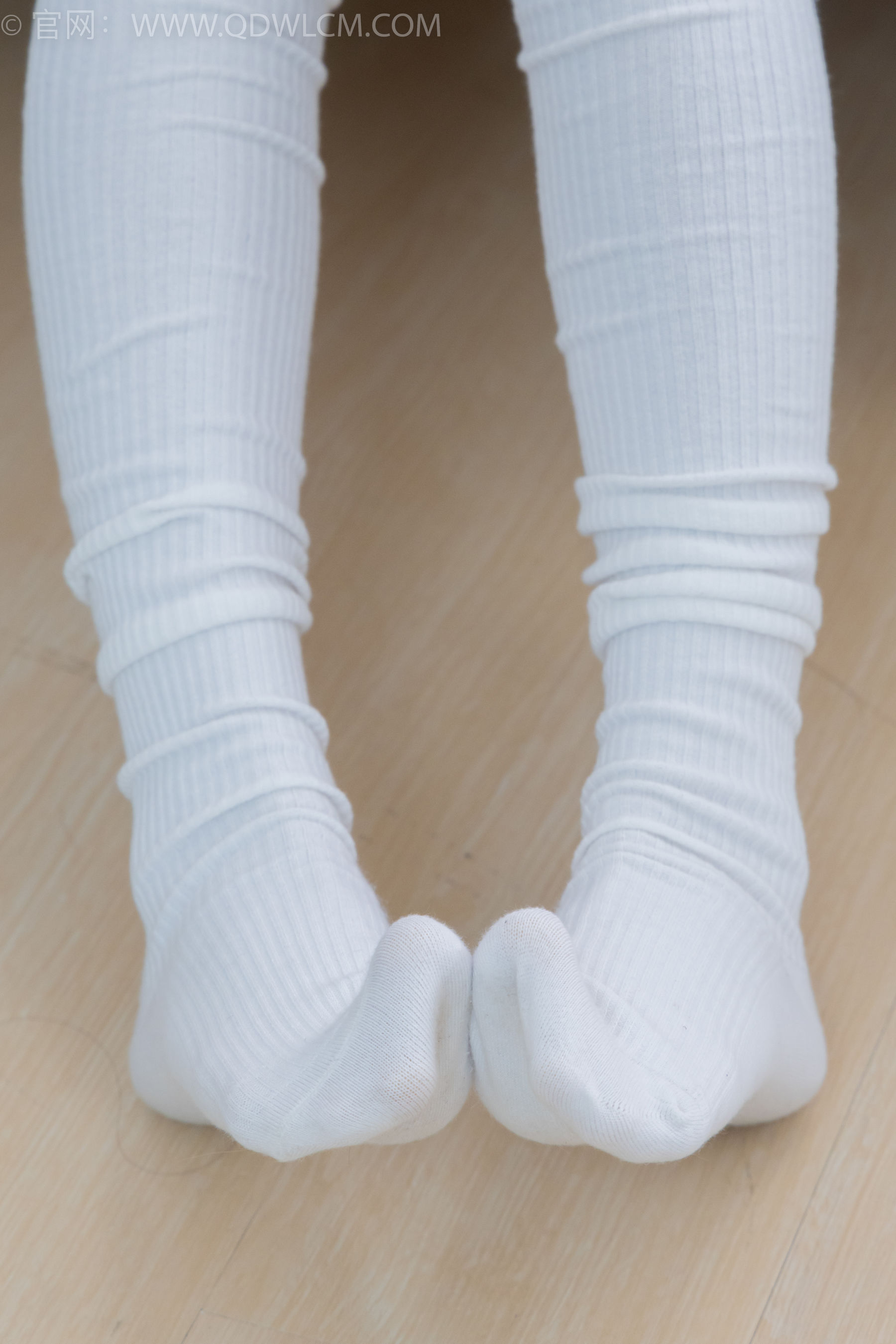 物恋传媒 No.2218 闪闪 - 黑夜是平静的/(180P)