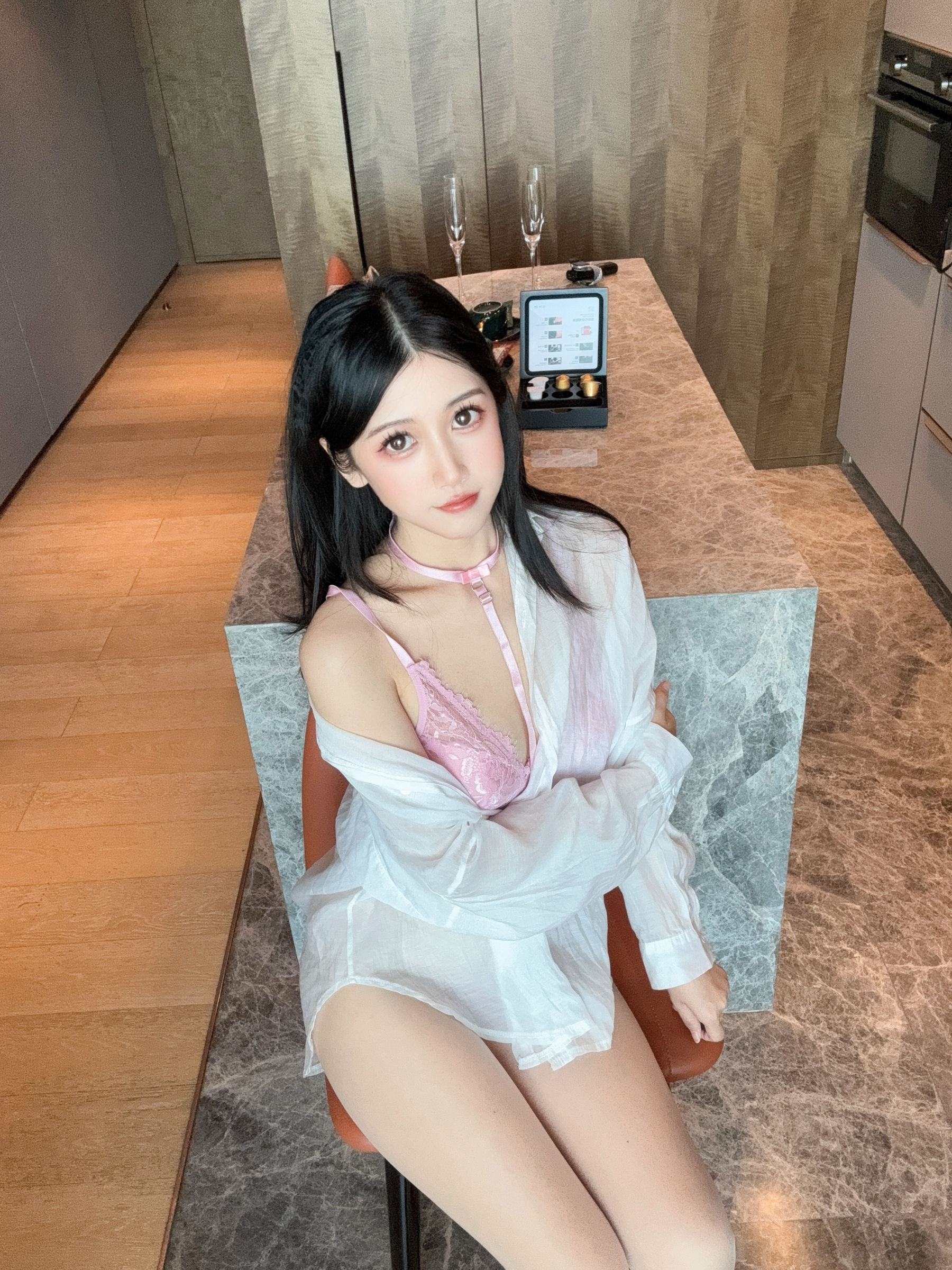 微博人气Coser不呆猫 - 粉色衬衣女友/(66P)