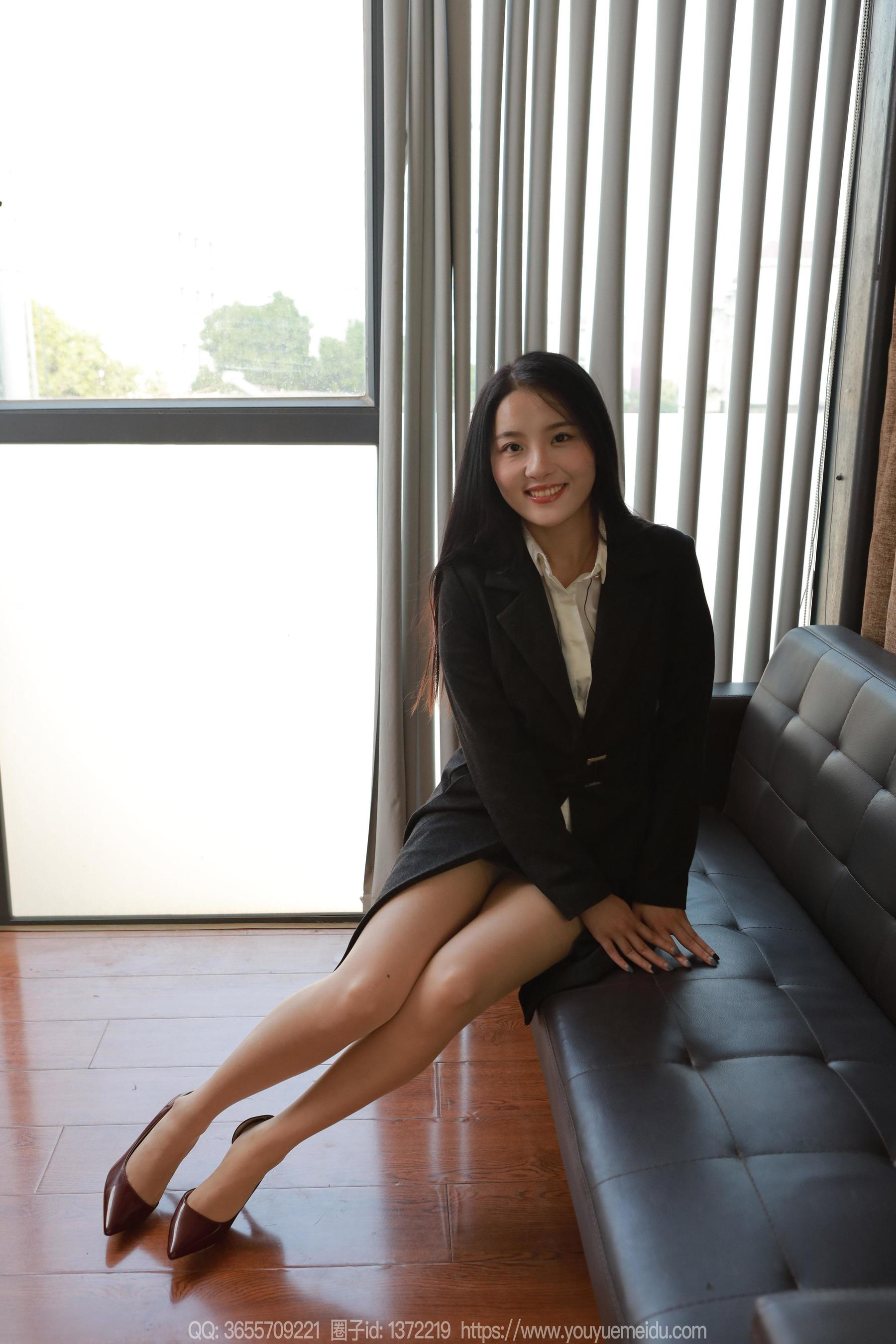 IESS异思趣向 - 模特： 婉萍 《蓝色指甲》/(96P)