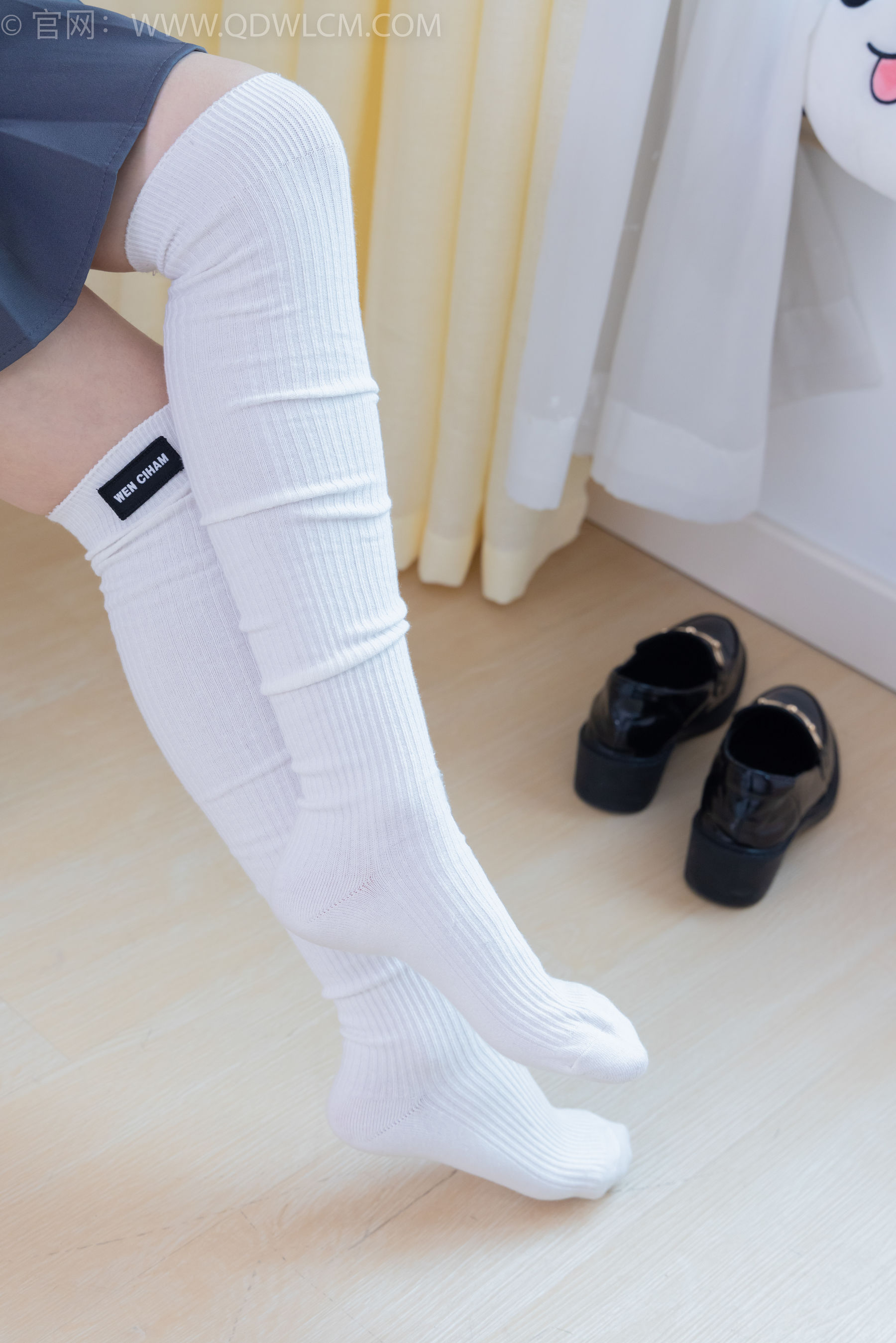 物恋传媒 No.2218 闪闪 - 黑夜是平静的/(180P)