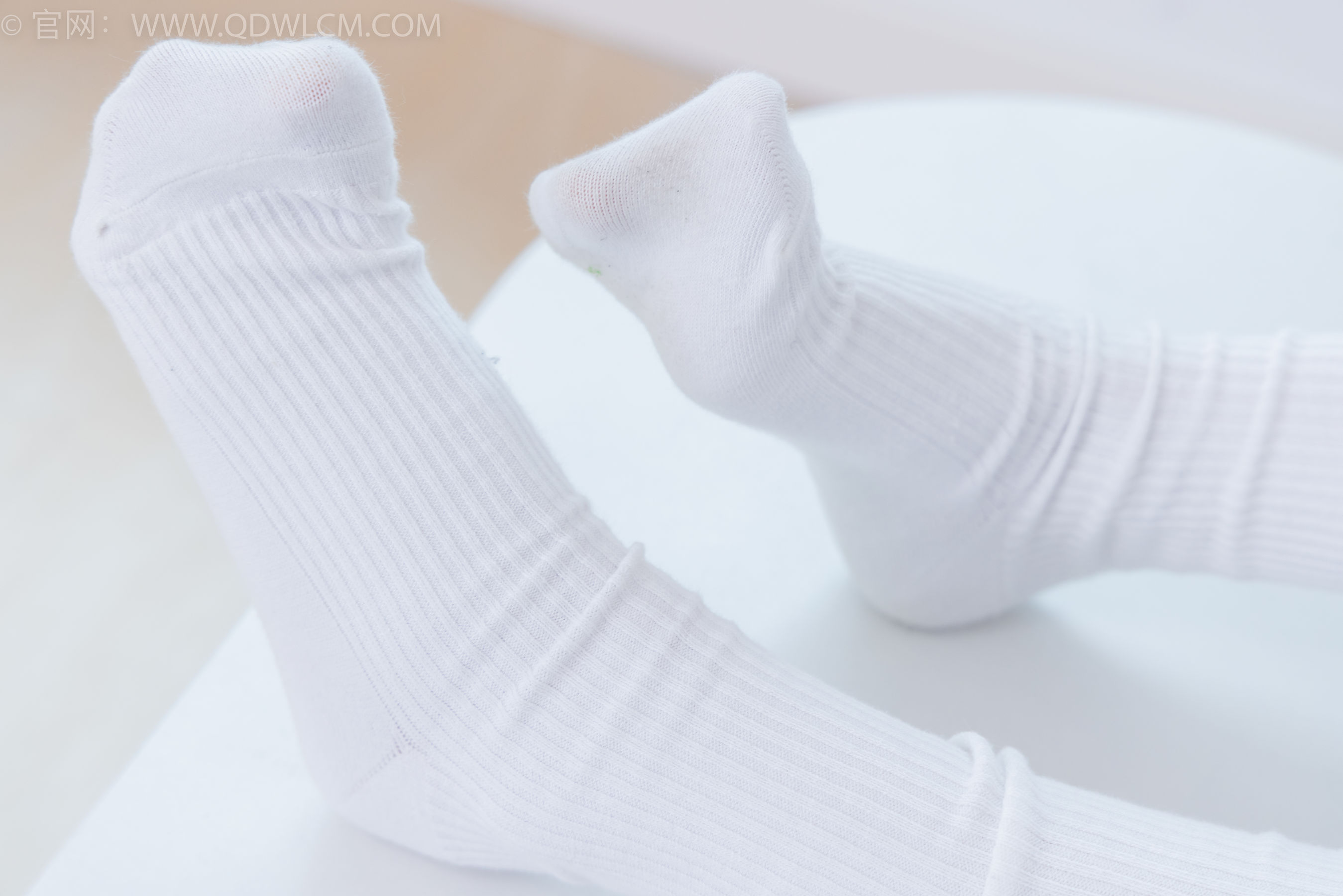 物恋传媒 No.2218 闪闪 - 黑夜是平静的/(180P)