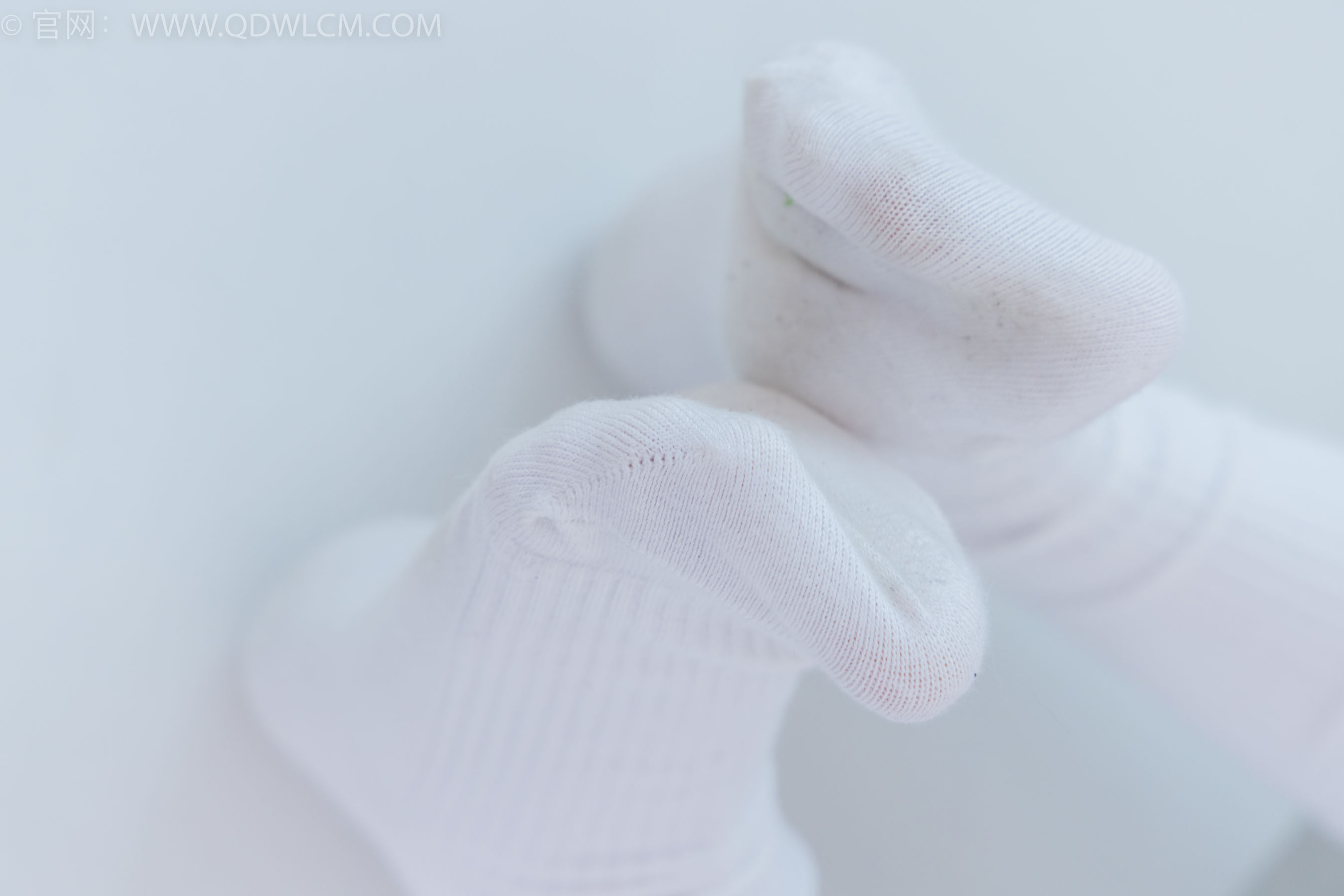 物恋传媒 No.2218 闪闪 - 黑夜是平静的/(180P)