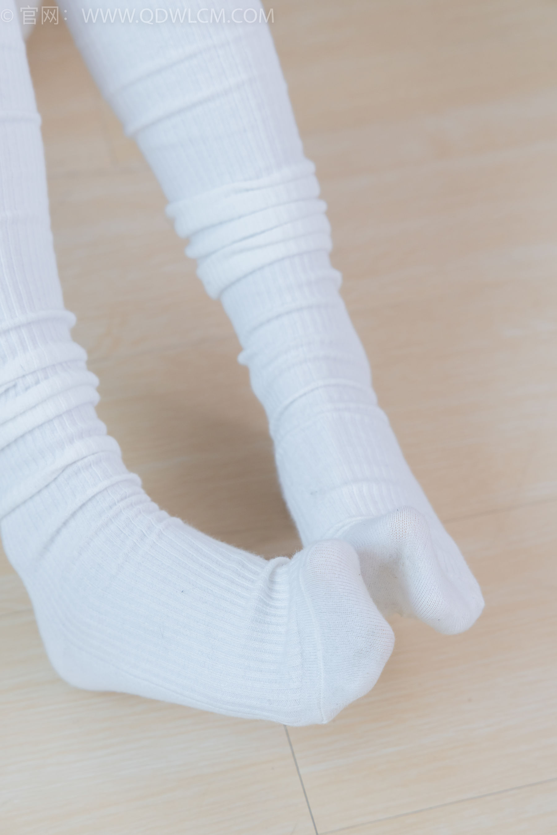 物恋传媒 No.2218 闪闪 - 黑夜是平静的/(180P)