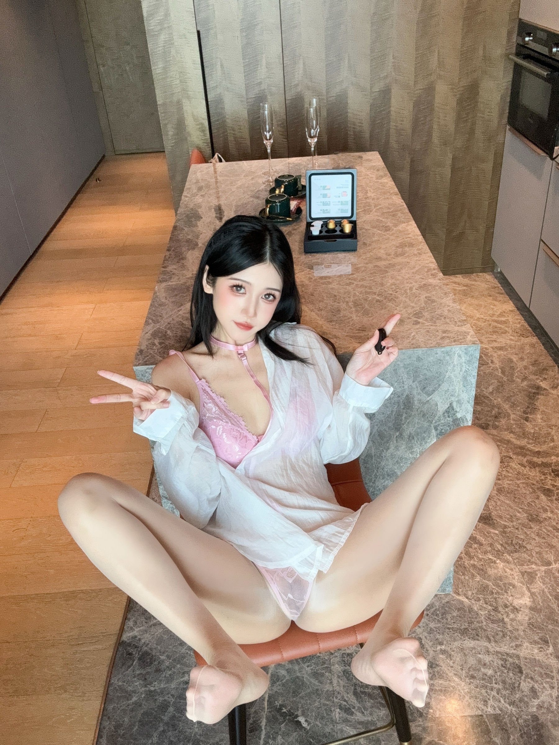 微博人气Coser不呆猫 - 粉色衬衣女友/(66P)