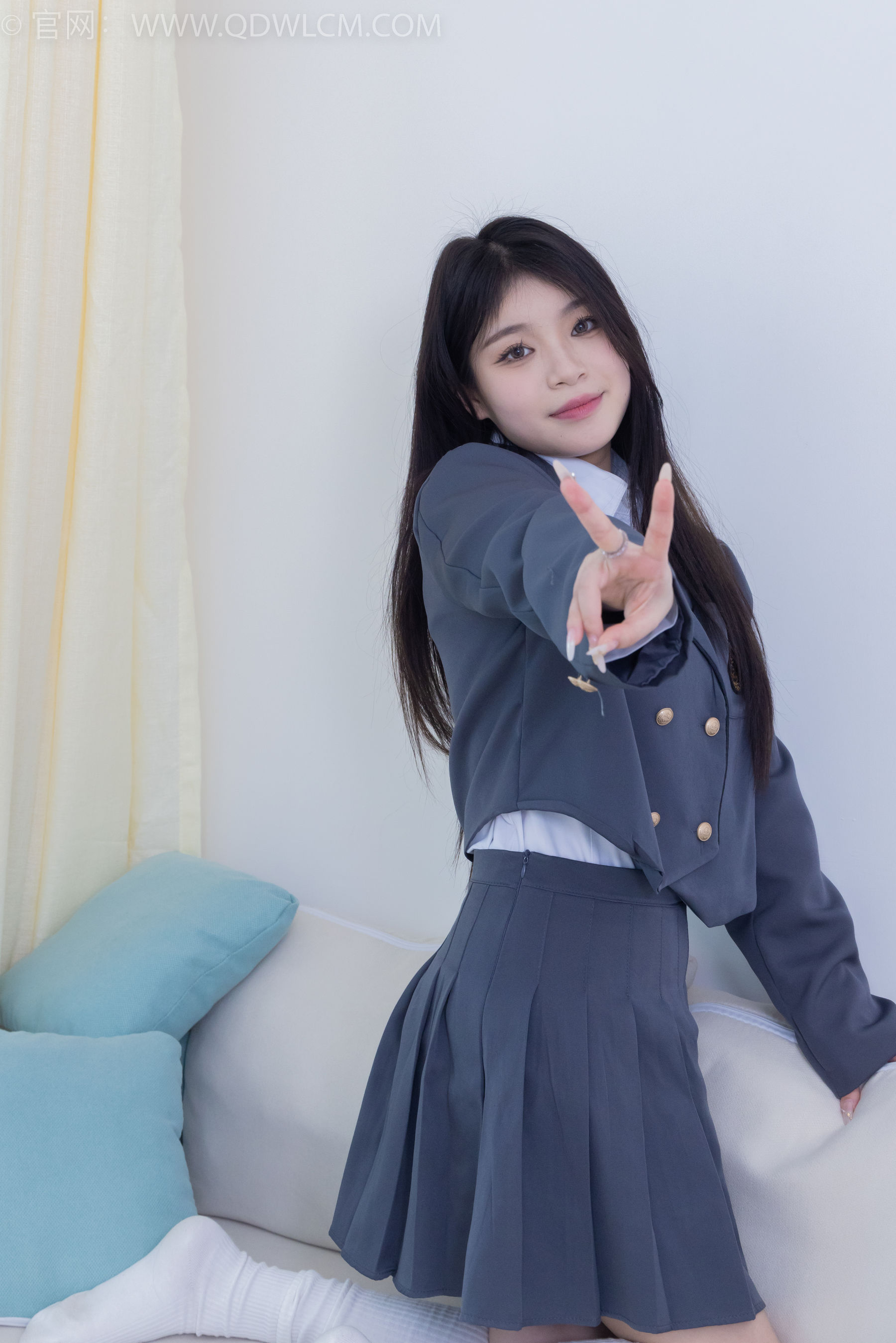 物恋传媒 No.2218 闪闪 - 黑夜是平静的/(180P)