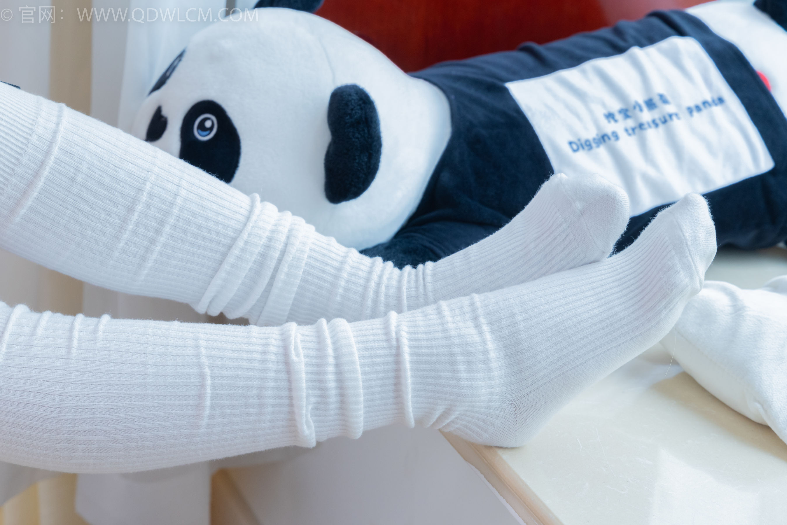 物恋传媒 No.2218 闪闪 - 黑夜是平静的/(180P)