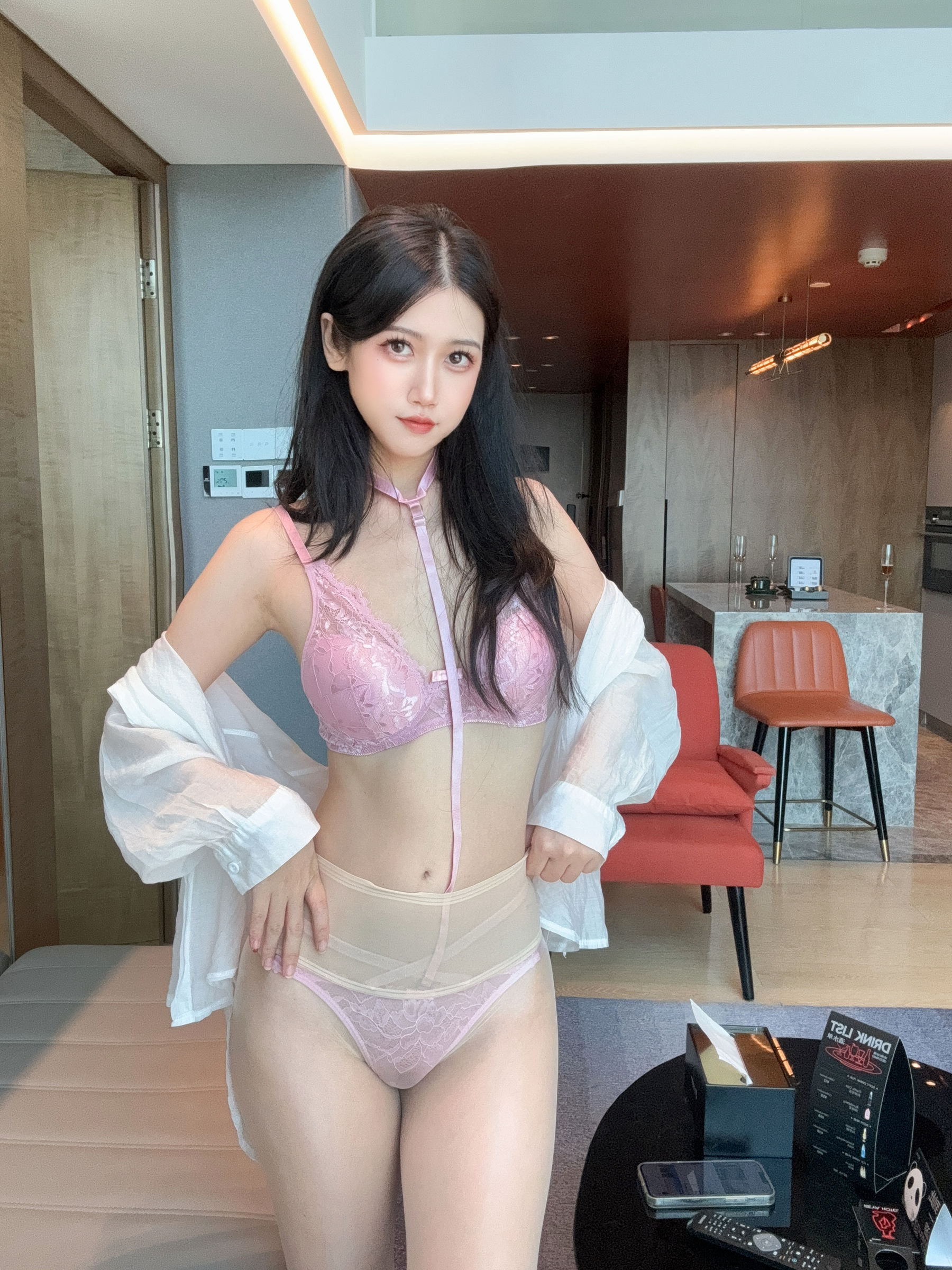 微博人气Coser不呆猫 - 粉色衬衣女友/(66P)