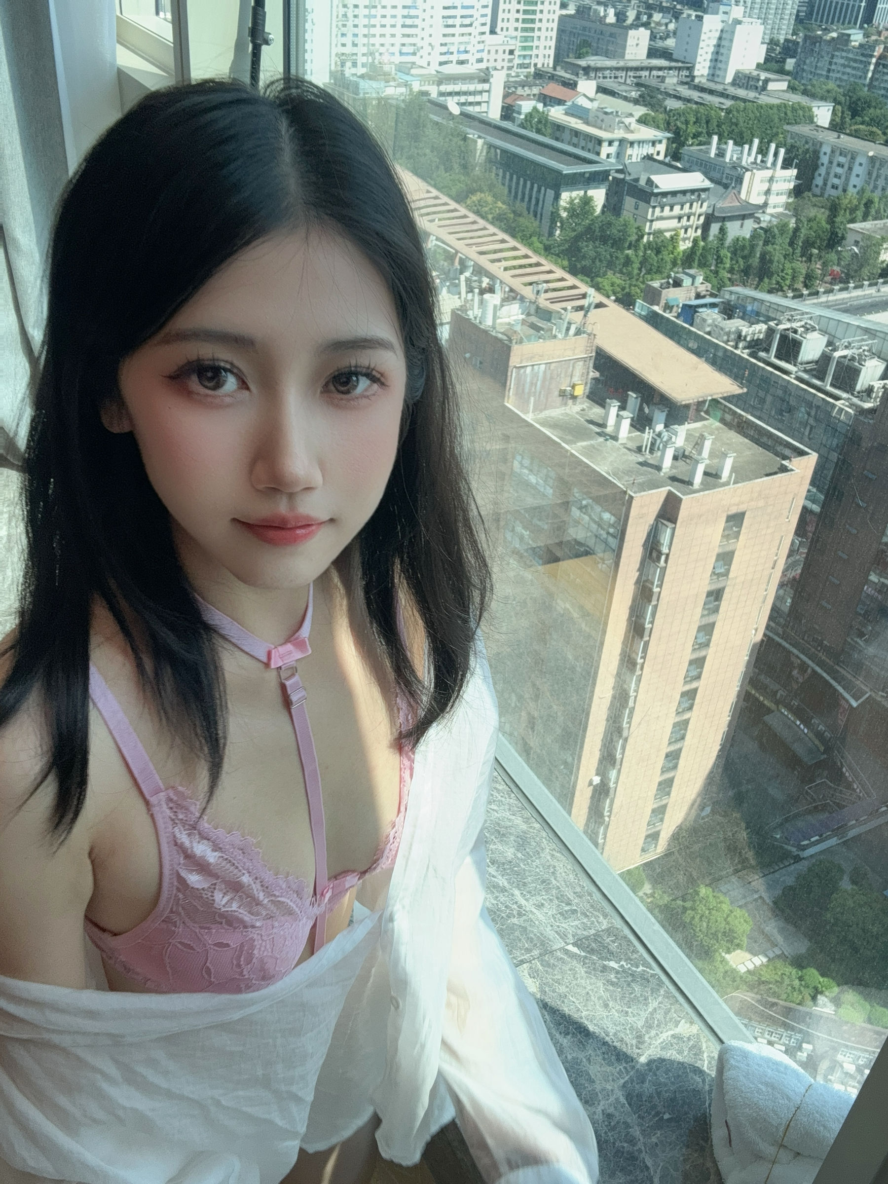 微博人气Coser不呆猫 - 粉色衬衣女友/(66P)