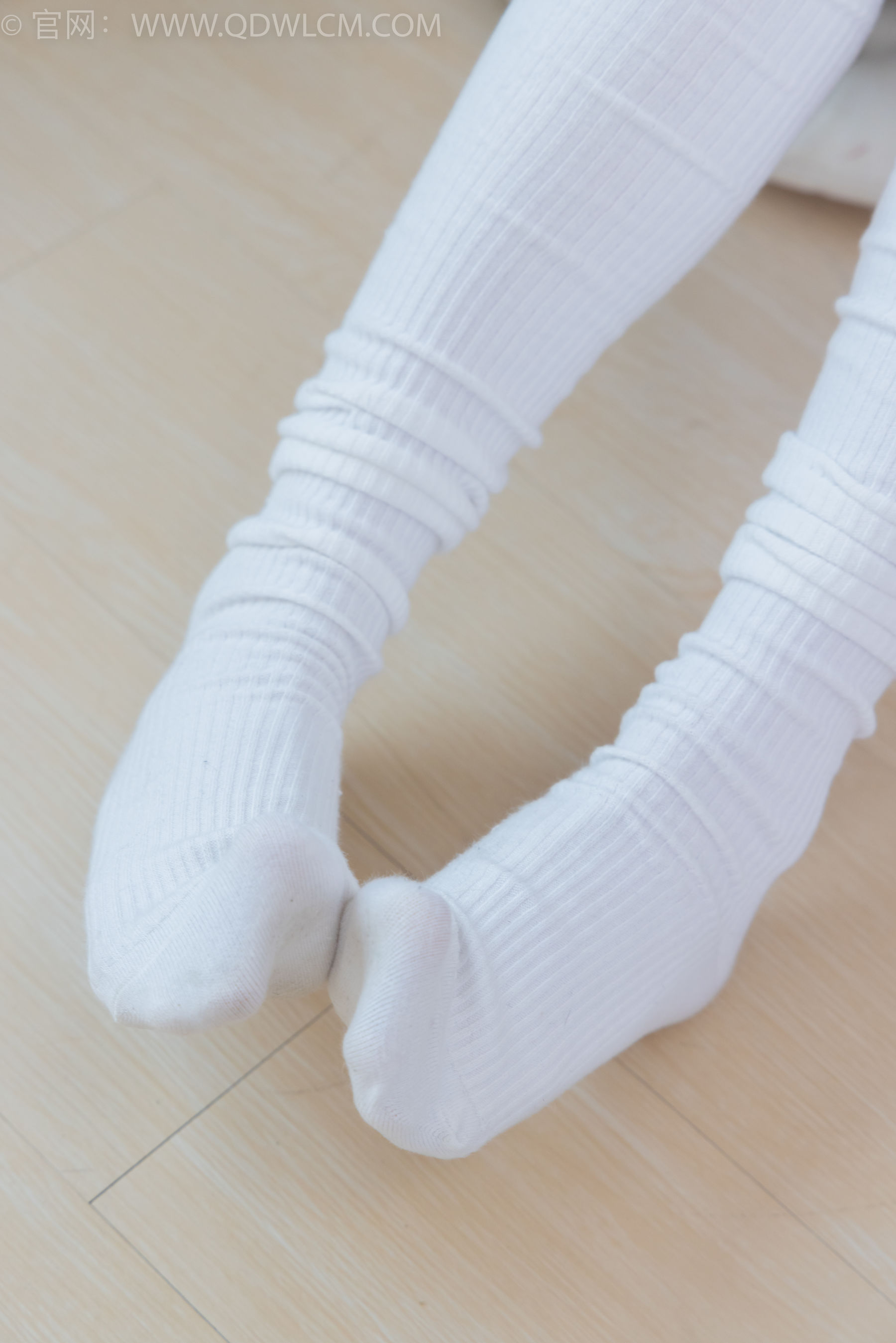 物恋传媒 No.2218 闪闪 - 黑夜是平静的/(180P)