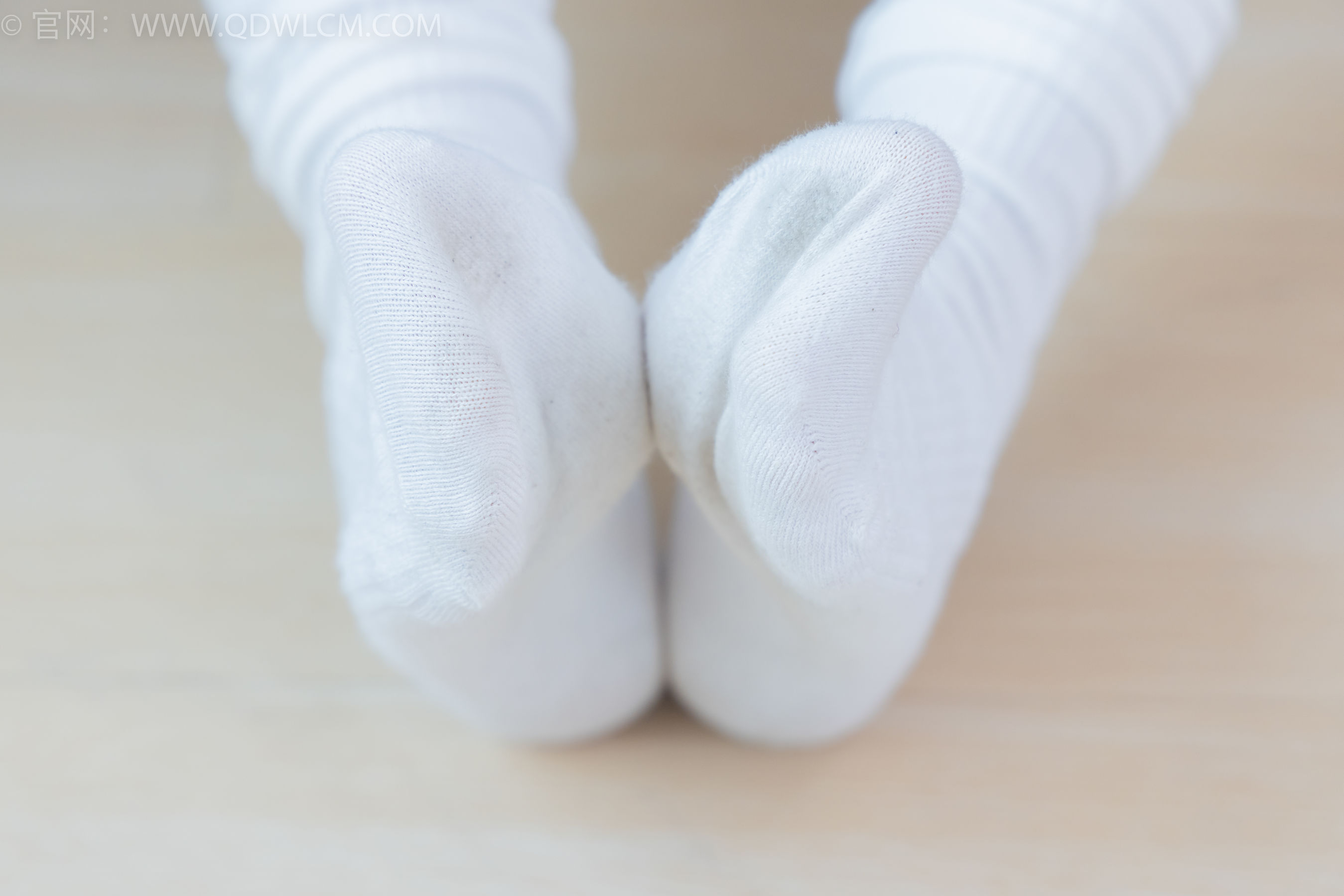 物恋传媒 No.2218 闪闪 - 黑夜是平静的/(180P)