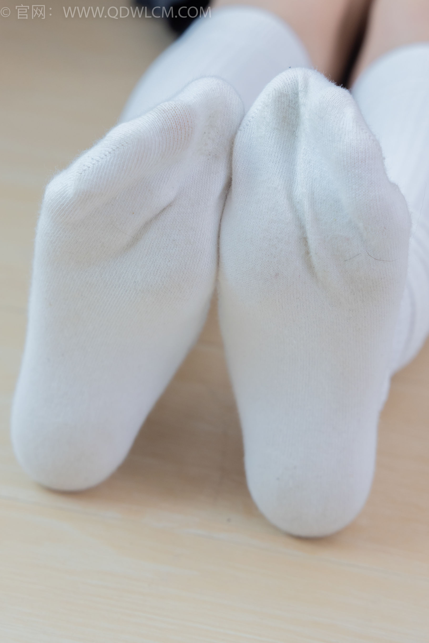 物恋传媒 No.2218 闪闪 - 黑夜是平静的/(180P)