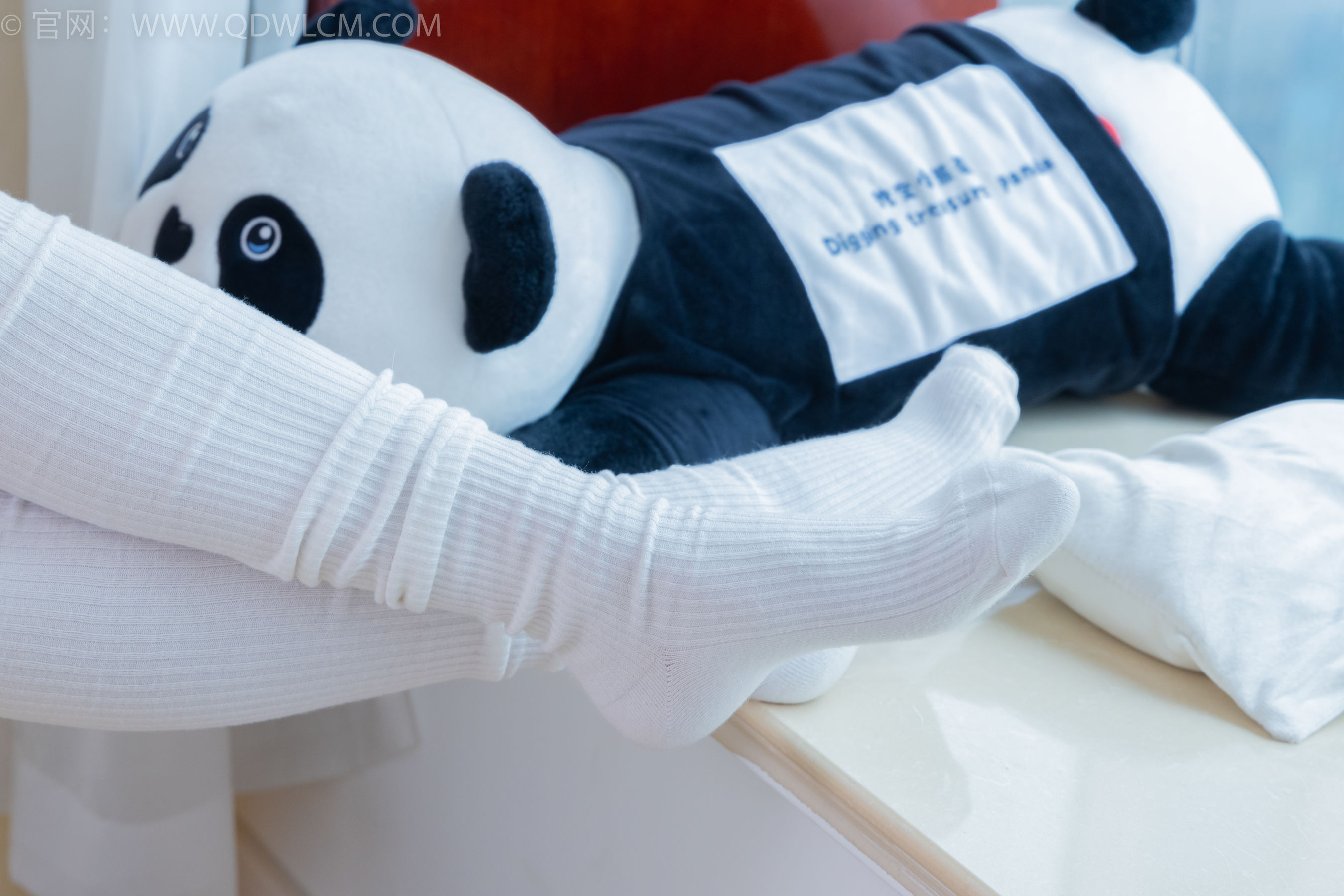 物恋传媒 No.2218 闪闪 - 黑夜是平静的/(180P)