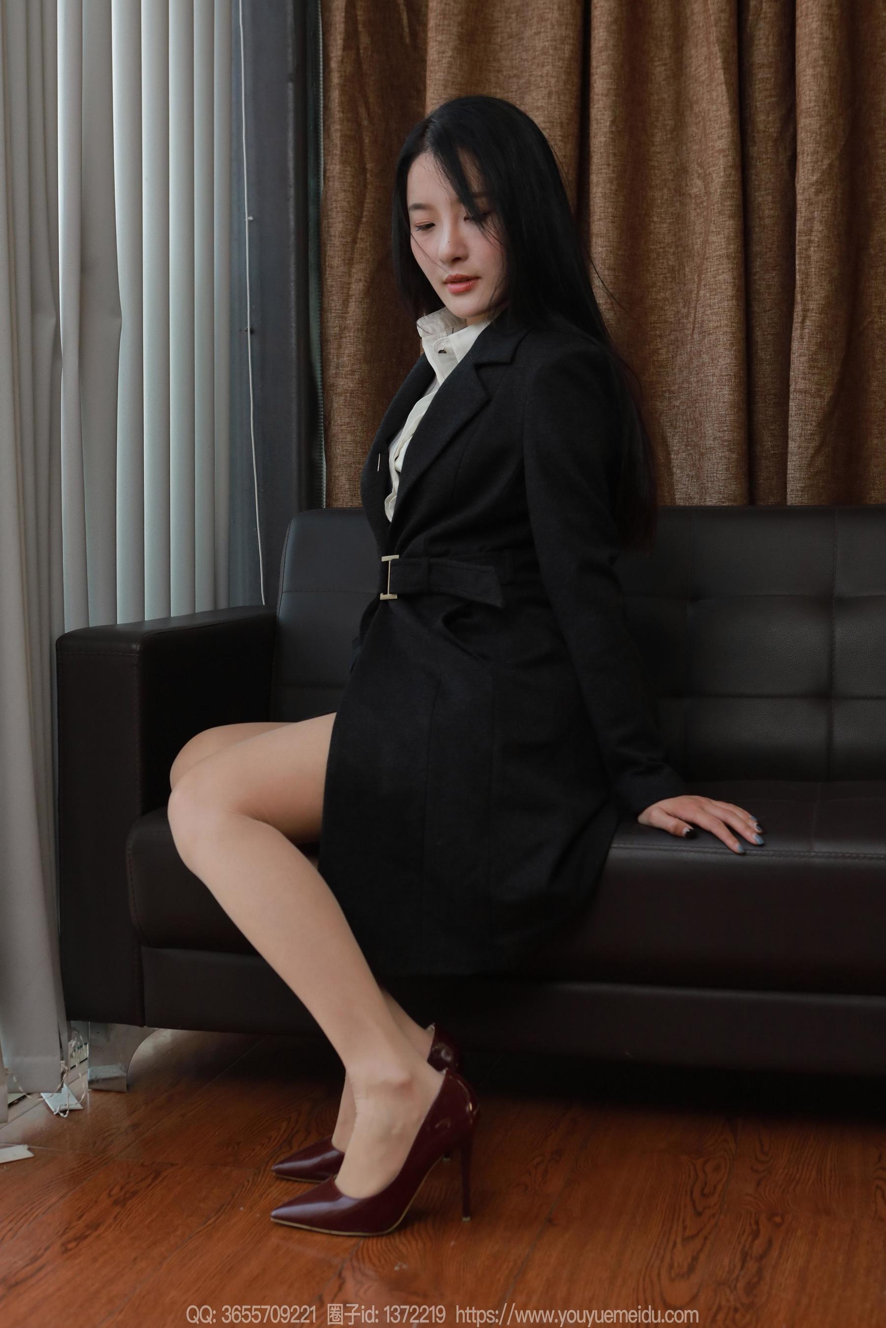 IESS异思趣向 - 模特： 婉萍 《蓝色指甲》/(96P)