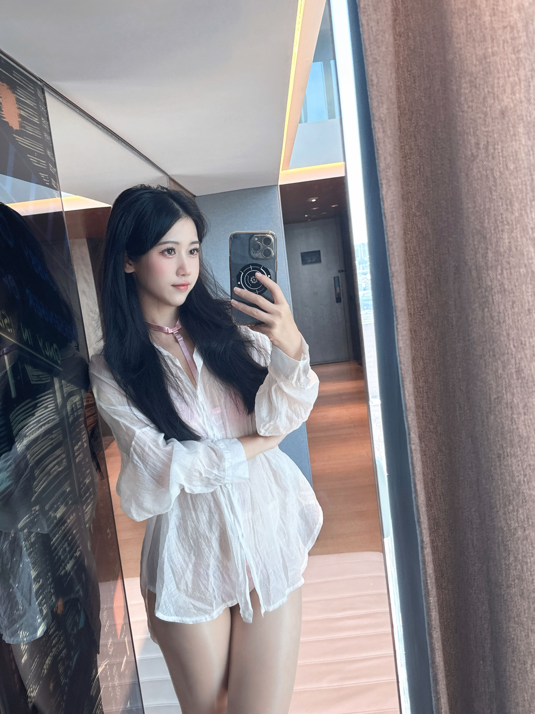 微博人气Coser不呆猫 - 粉色衬衣女友/(66P)