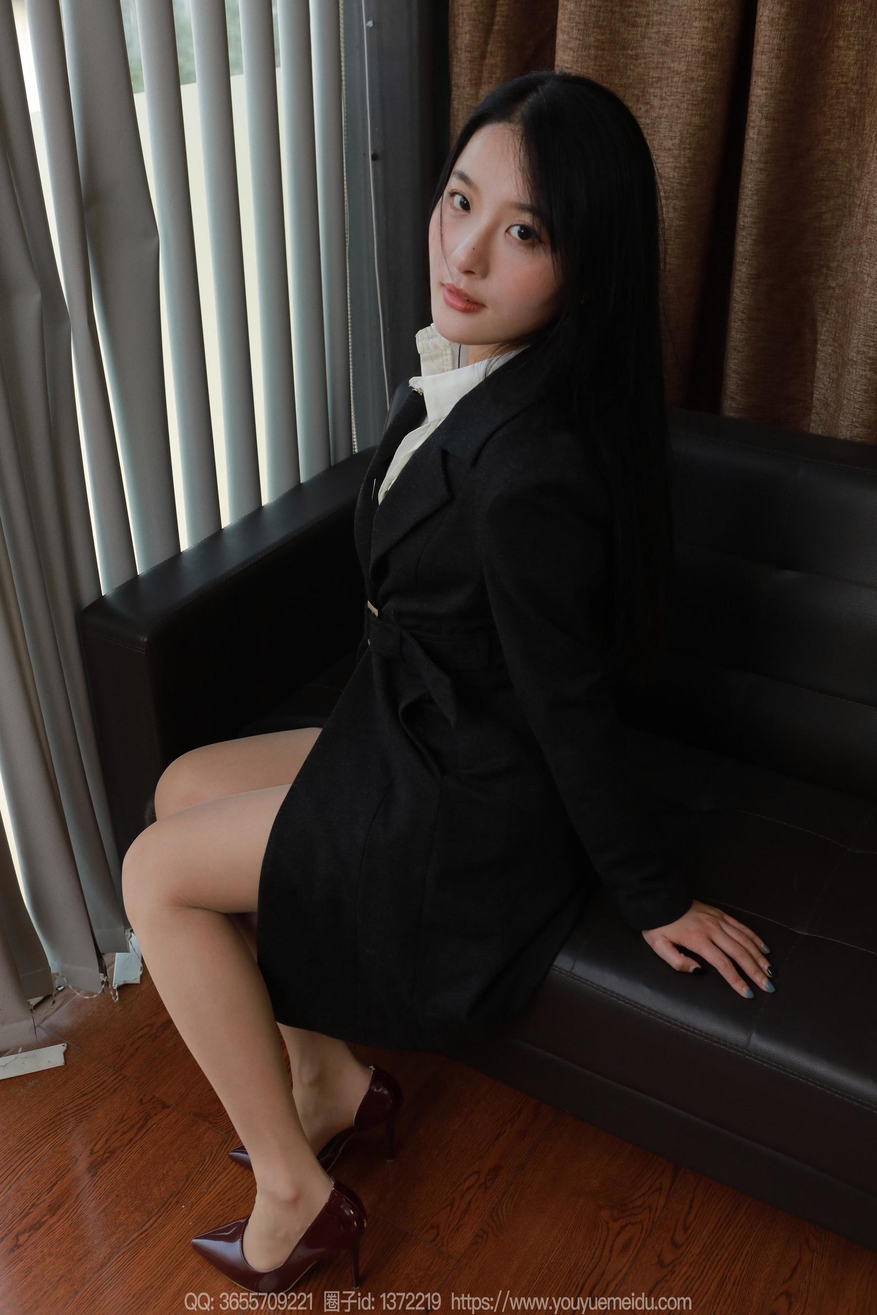 IESS异思趣向 - 模特： 婉萍 《蓝色指甲》/(96P)