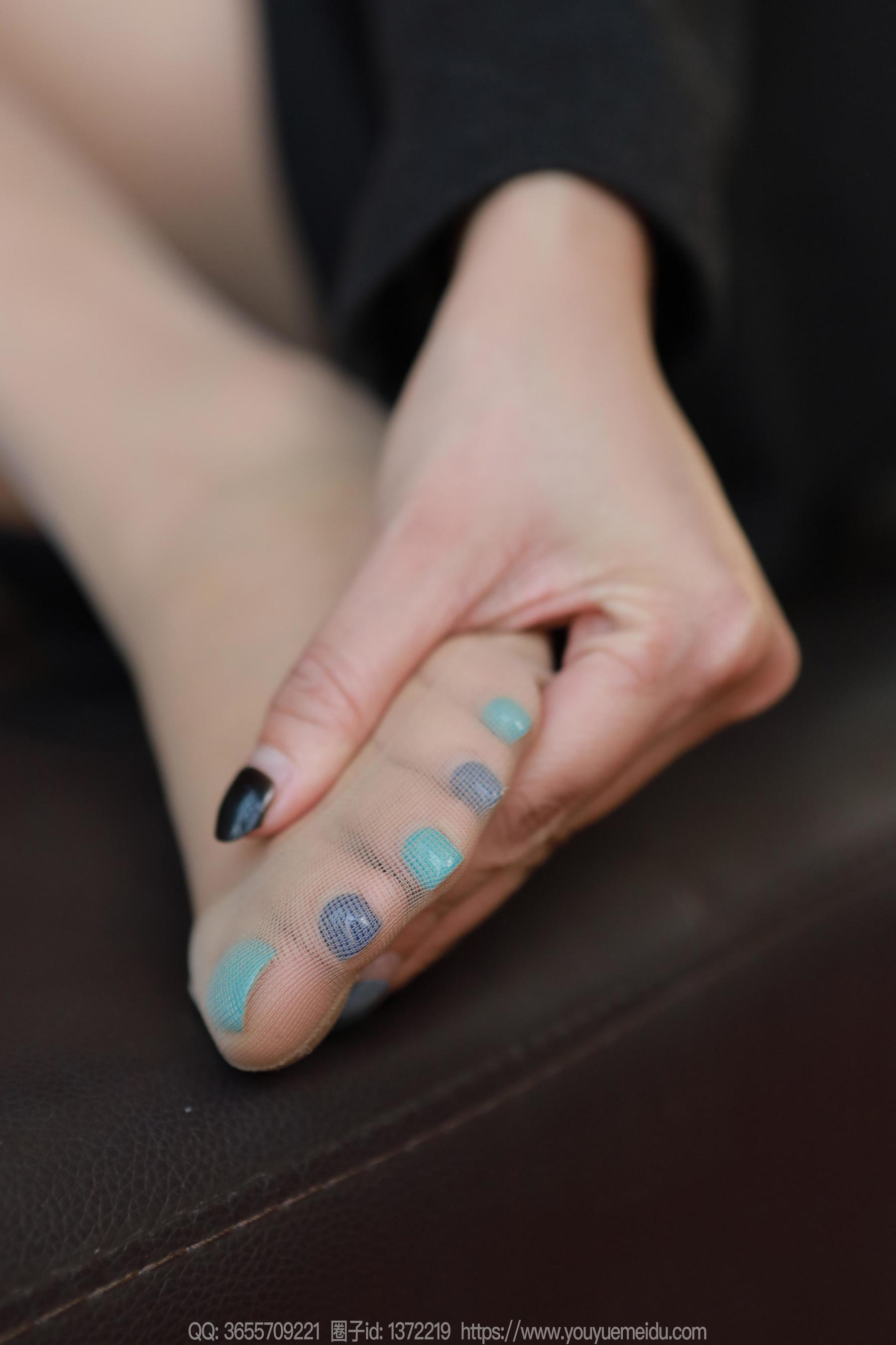 IESS异思趣向 - 模特： 婉萍 《蓝色指甲》/(96P)