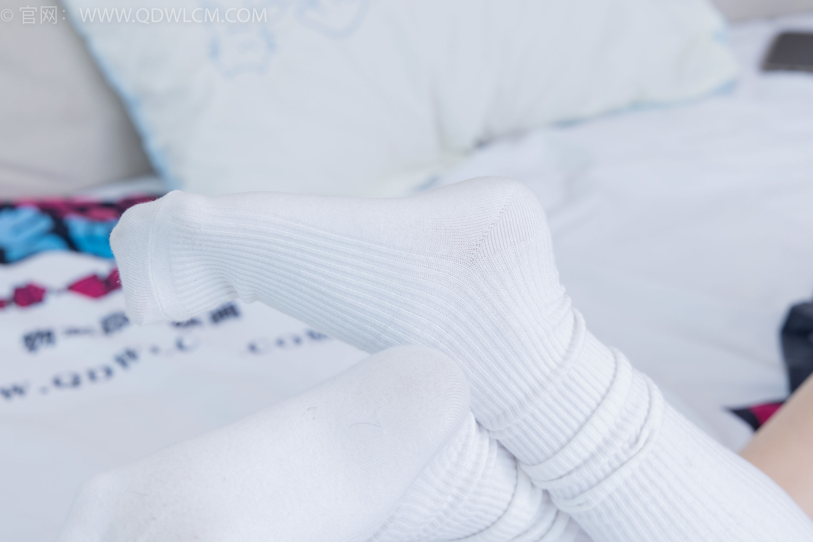 物恋传媒 No.2218 闪闪 - 黑夜是平静的/(180P)