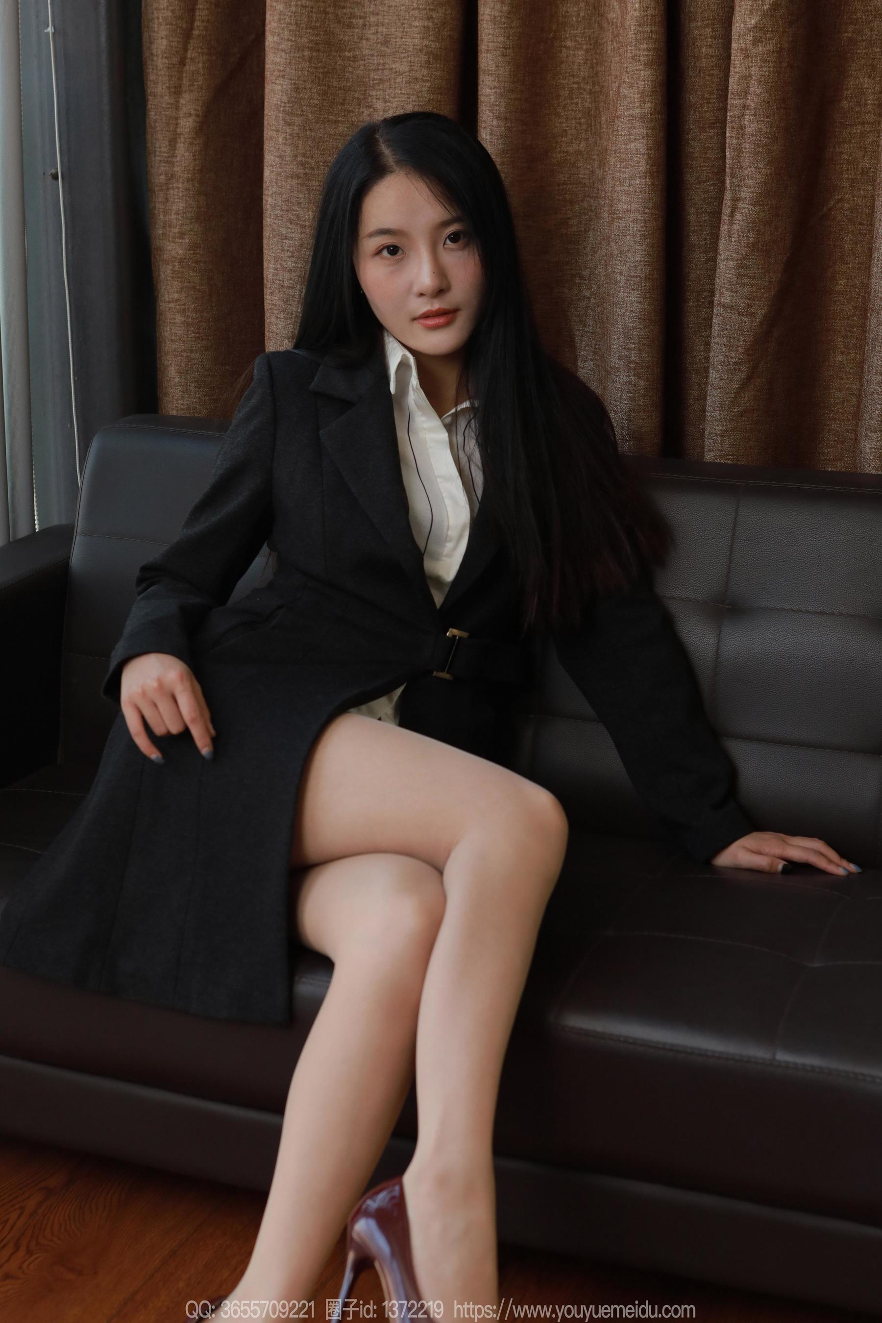 IESS异思趣向 - 模特： 婉萍 《蓝色指甲》/(96P)