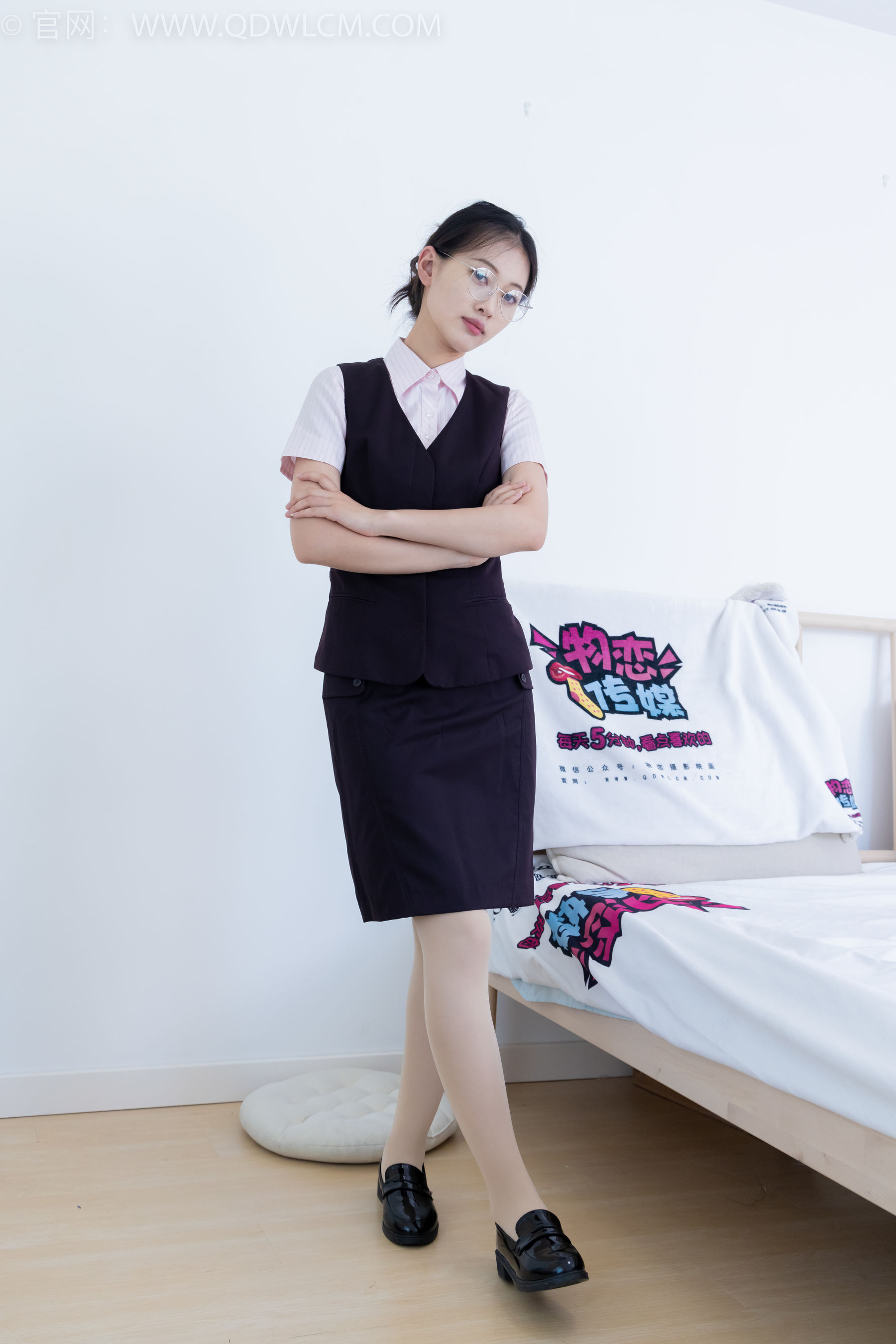 物恋传媒 No.2220 小优 - 摇晃的红酒杯/(150P)