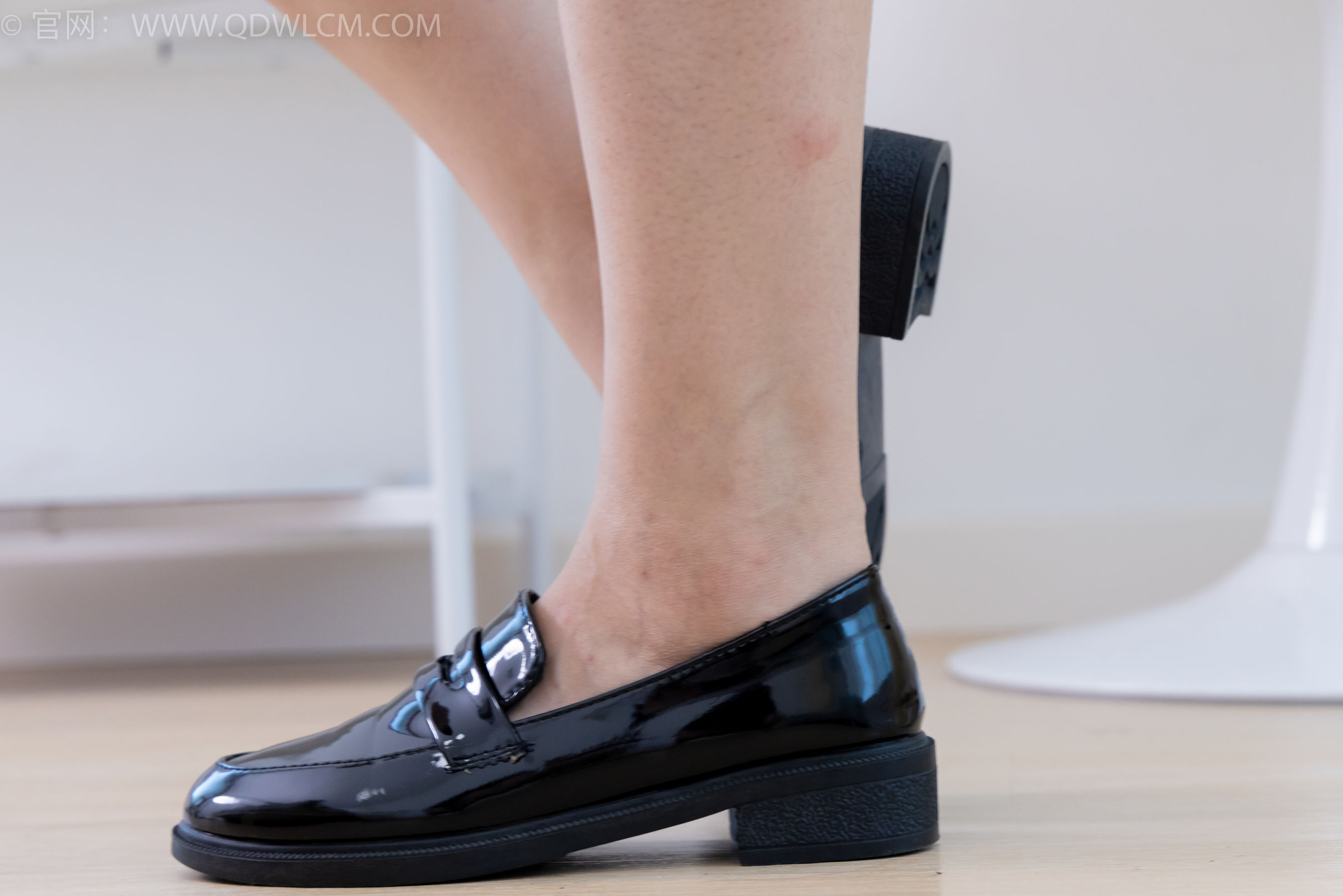 物恋传媒 No.2220 小优 - 摇晃的红酒杯/(150P)