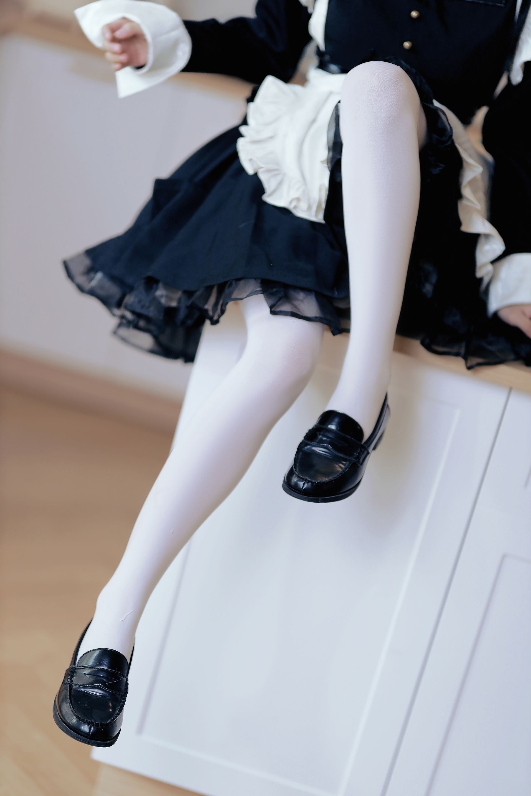 洛桑w伊梓 - 女仆日记/(28P)