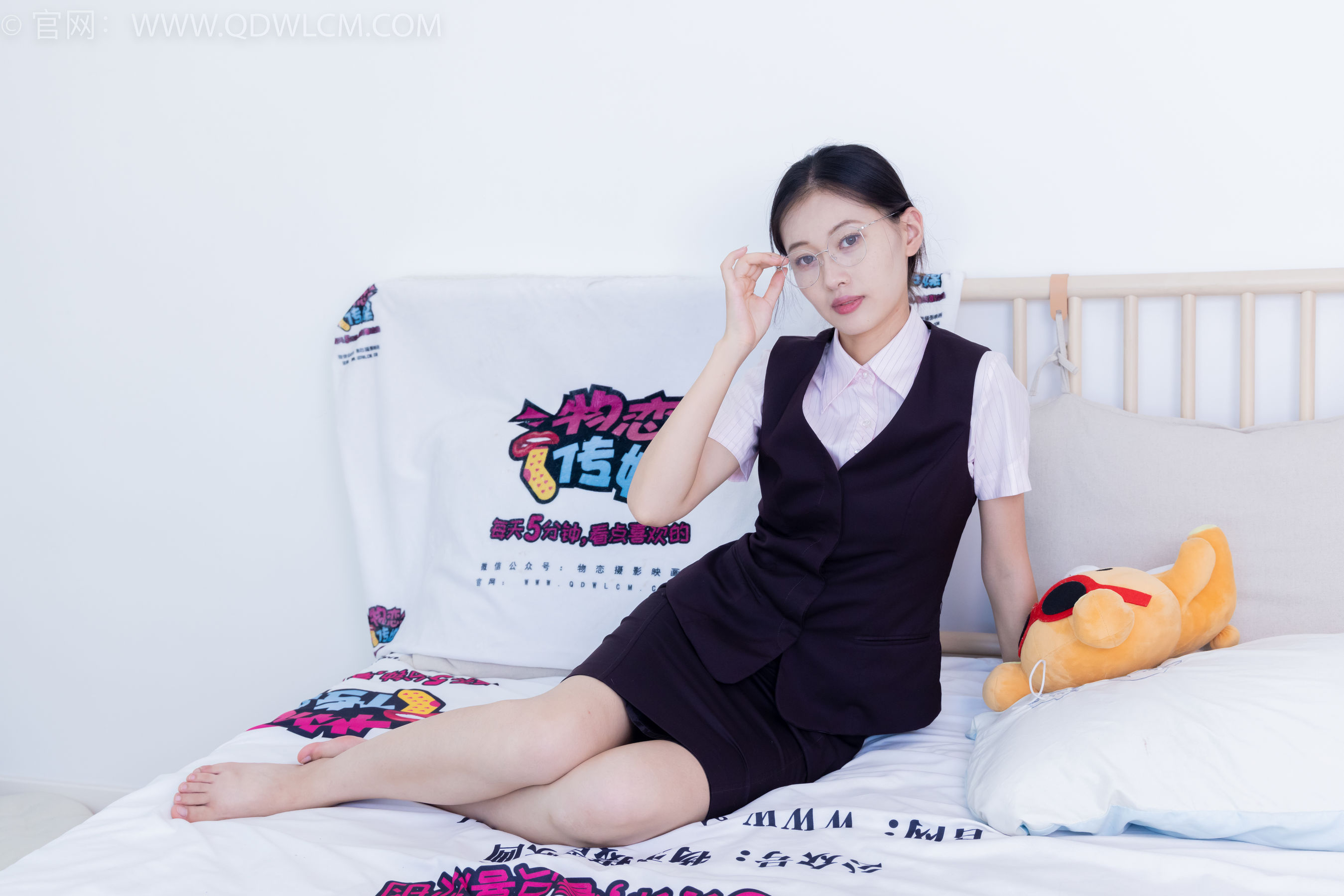 物恋传媒 No.2220 小优 - 摇晃的红酒杯/(150P)