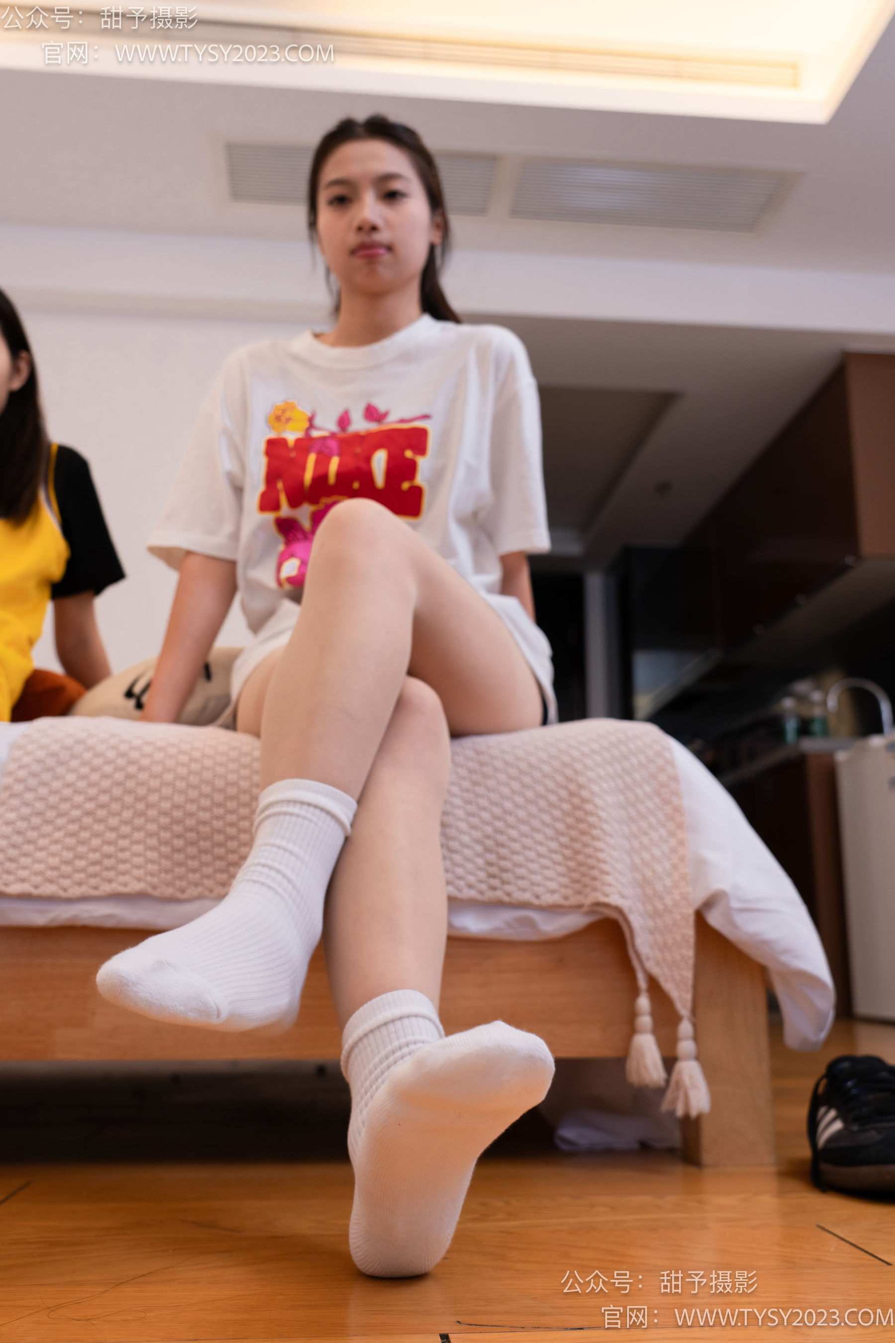 甜予摄影 No.100 思思&小雨-运动鞋、白棉袜、肉丝（均为脚尖加固款）/(134P)
