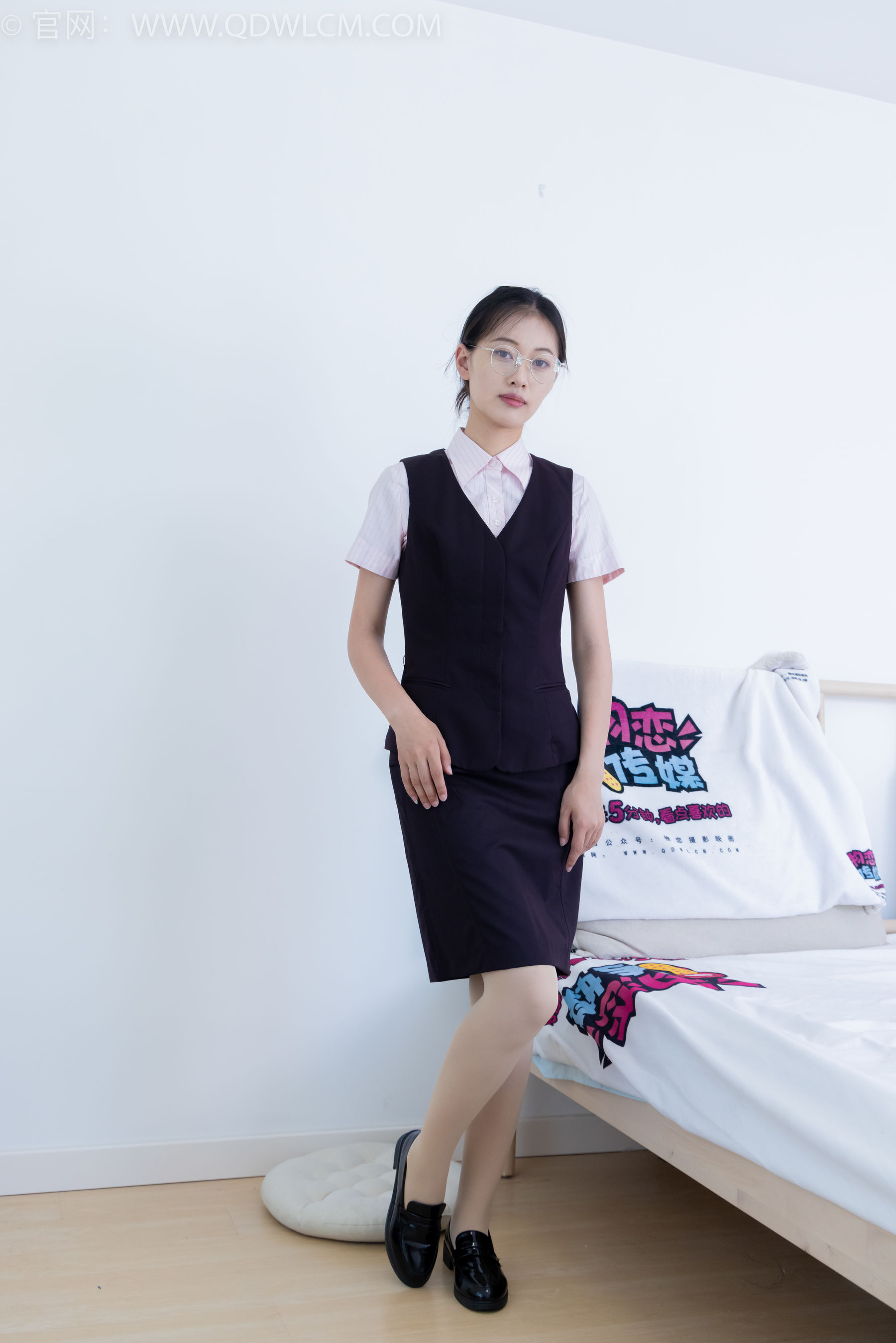 物恋传媒 No.2220 小优 - 摇晃的红酒杯/(150P)