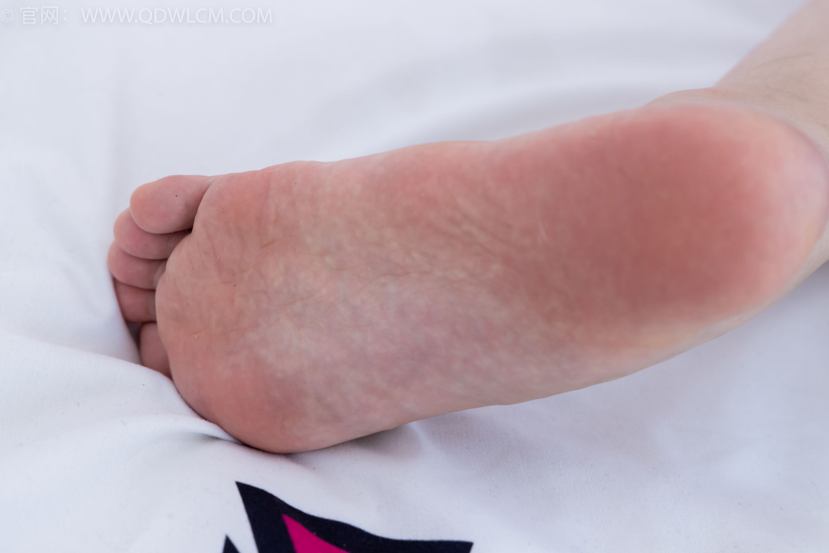 物恋传媒 No.2220 小优 - 摇晃的红酒杯/(150P)