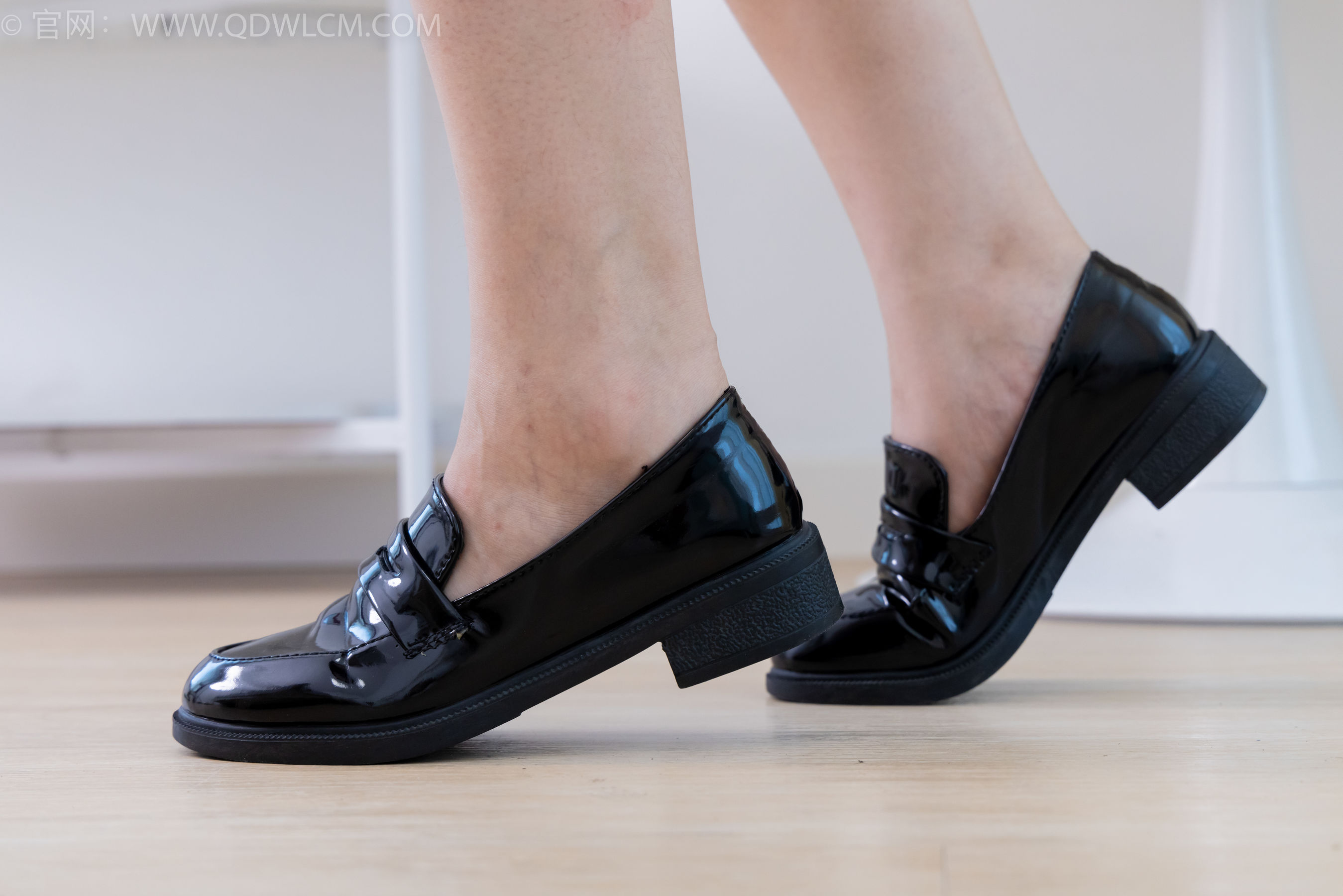 物恋传媒 No.2220 小优 - 摇晃的红酒杯/(150P)