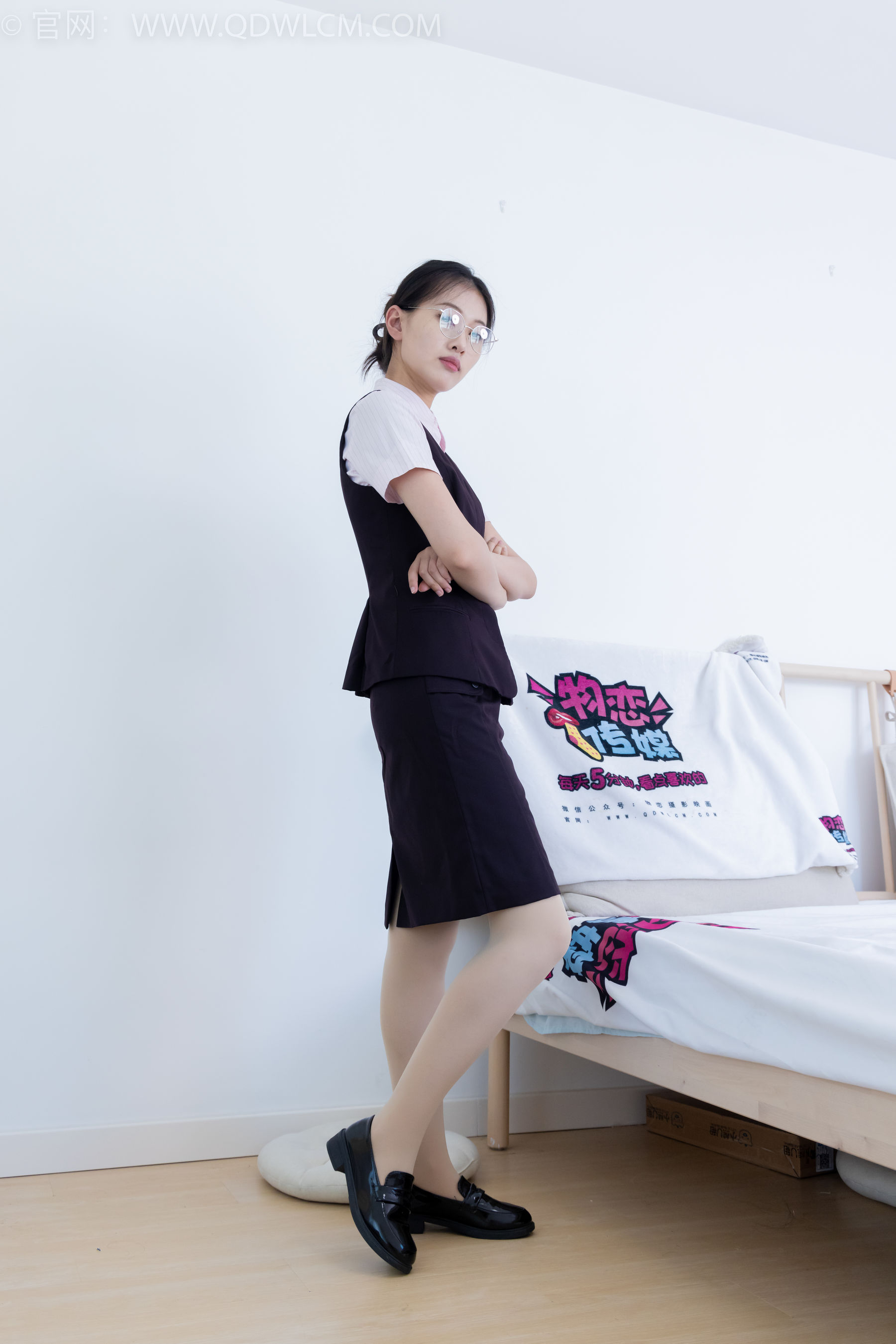 物恋传媒 No.2220 小优 - 摇晃的红酒杯/(150P)