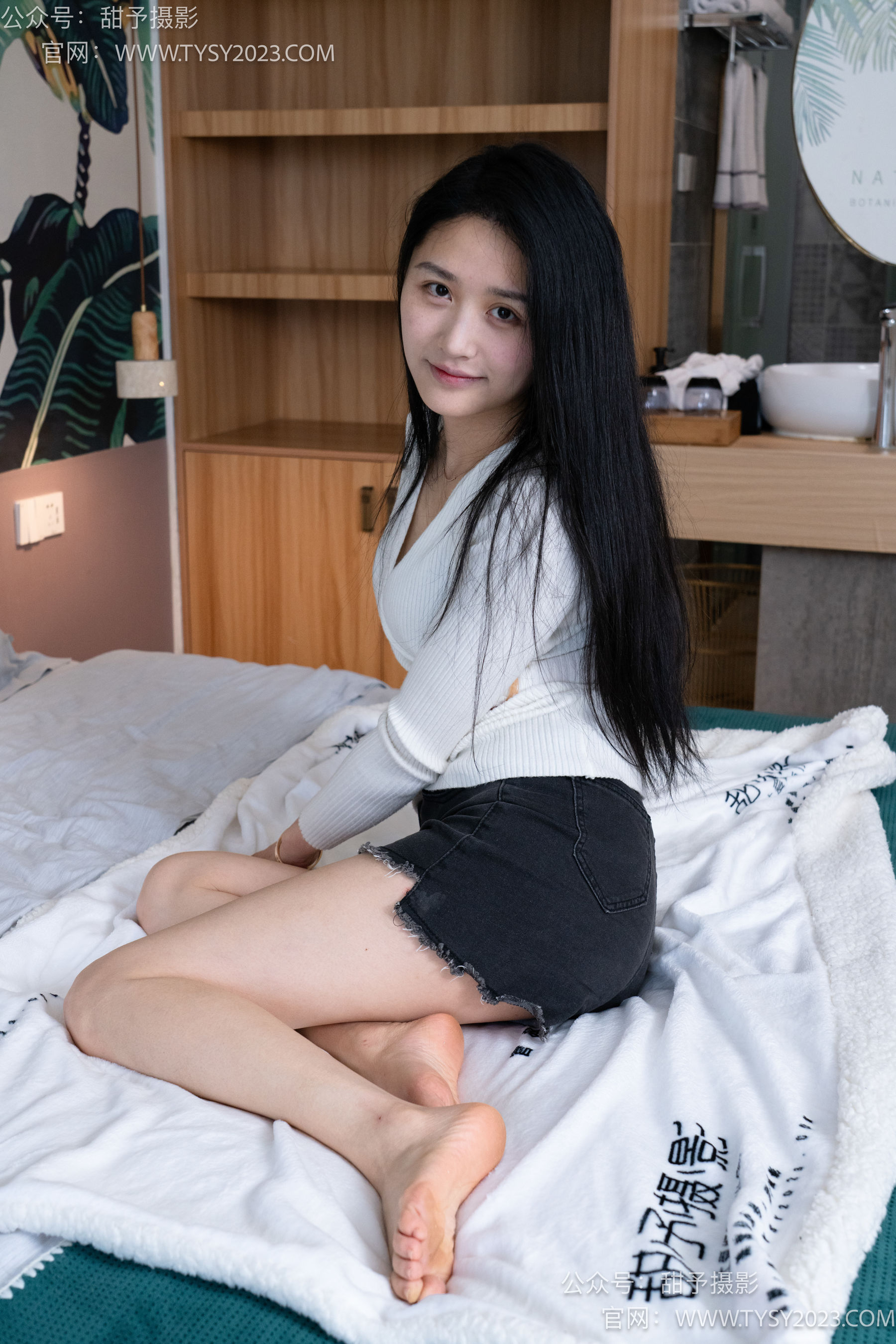 甜予摄影 No.099 澜澜-帆布鞋、皮鞋、短肉丝、白棉袜、裸足/(140P)