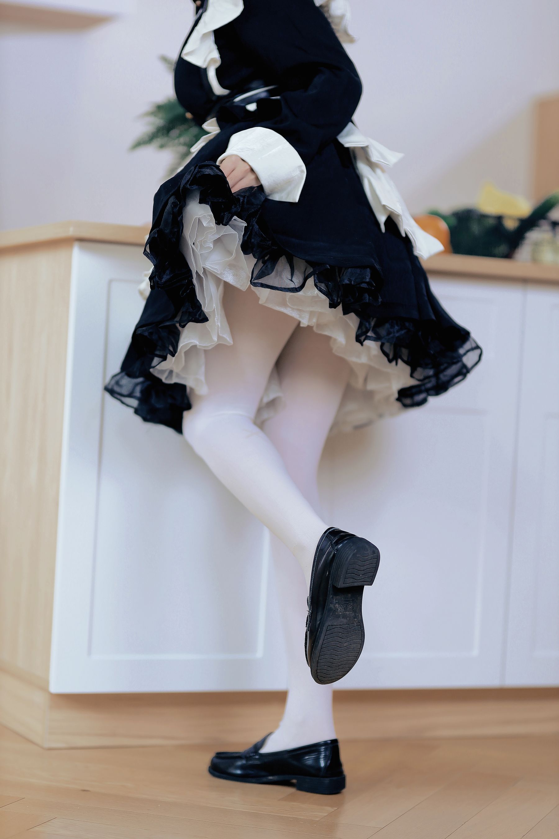 洛桑w伊梓 - 女仆日记/(28P)