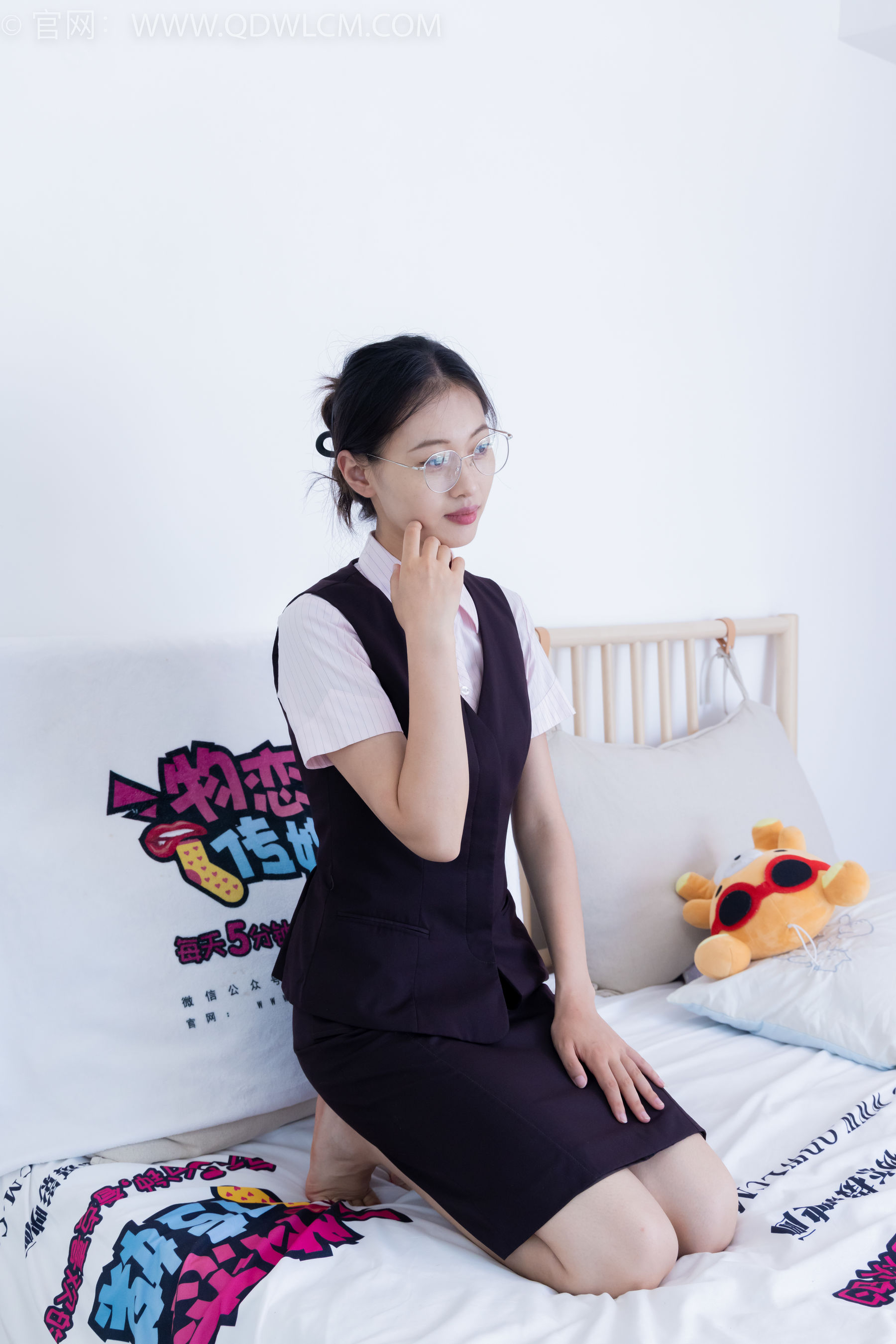 物恋传媒 No.2220 小优 - 摇晃的红酒杯/(150P)