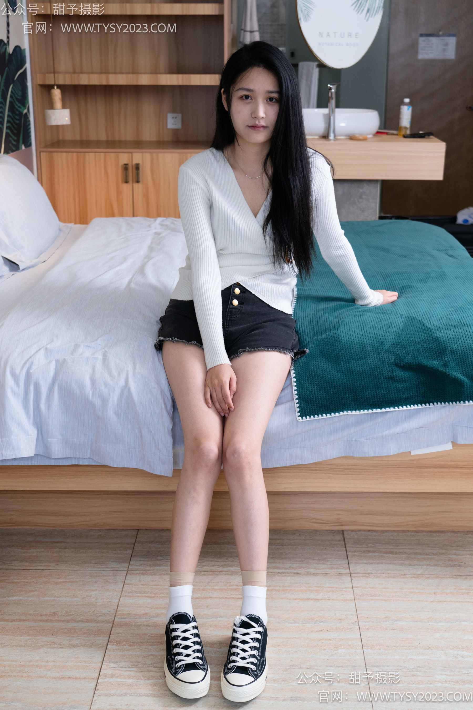 甜予摄影 No.099 澜澜-帆布鞋、皮鞋、短肉丝、白棉袜、裸足/(140P)