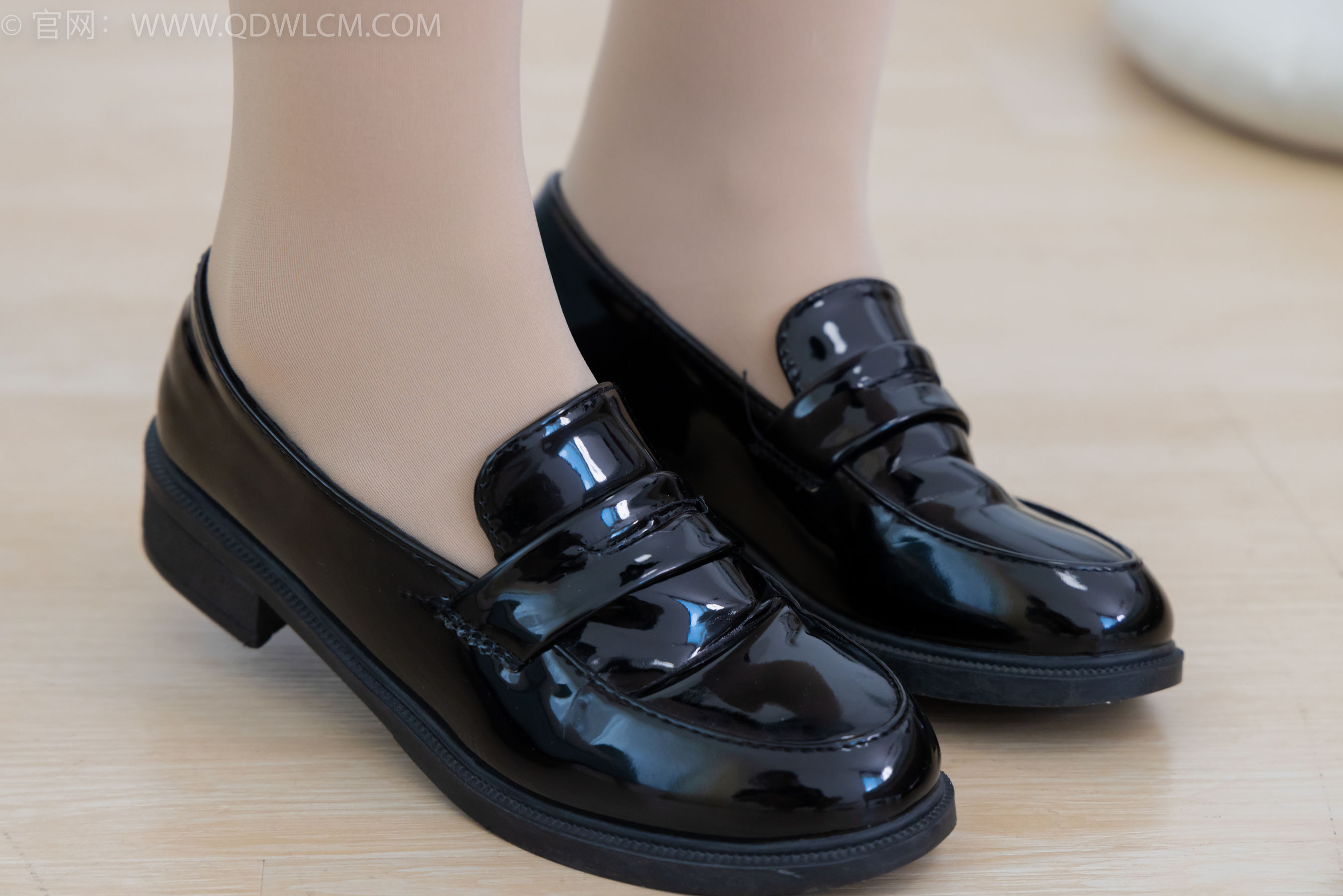 物恋传媒 No.2220 小优 - 摇晃的红酒杯/(150P)