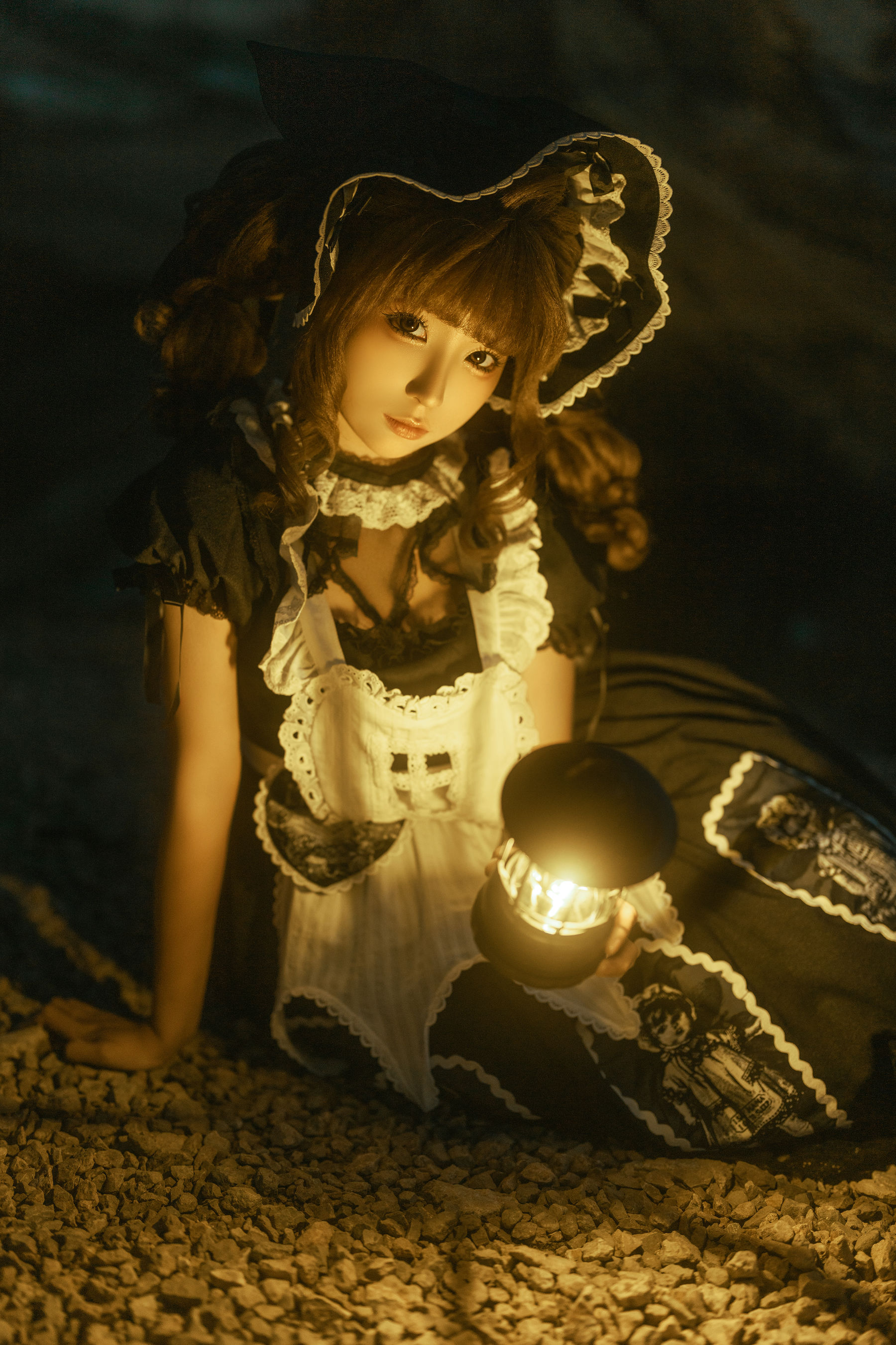 动漫博主蠢沫沫 - 洱海黑色/(17P)