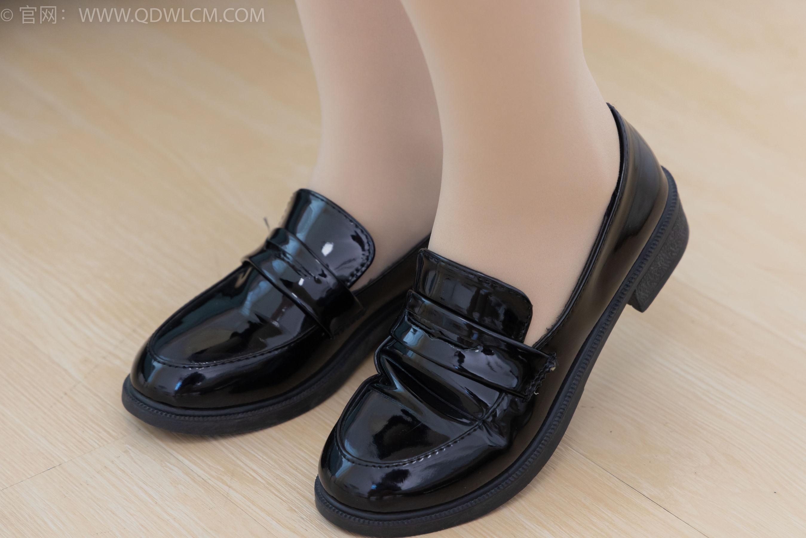 物恋传媒 No.2220 小优 - 摇晃的红酒杯/(150P)