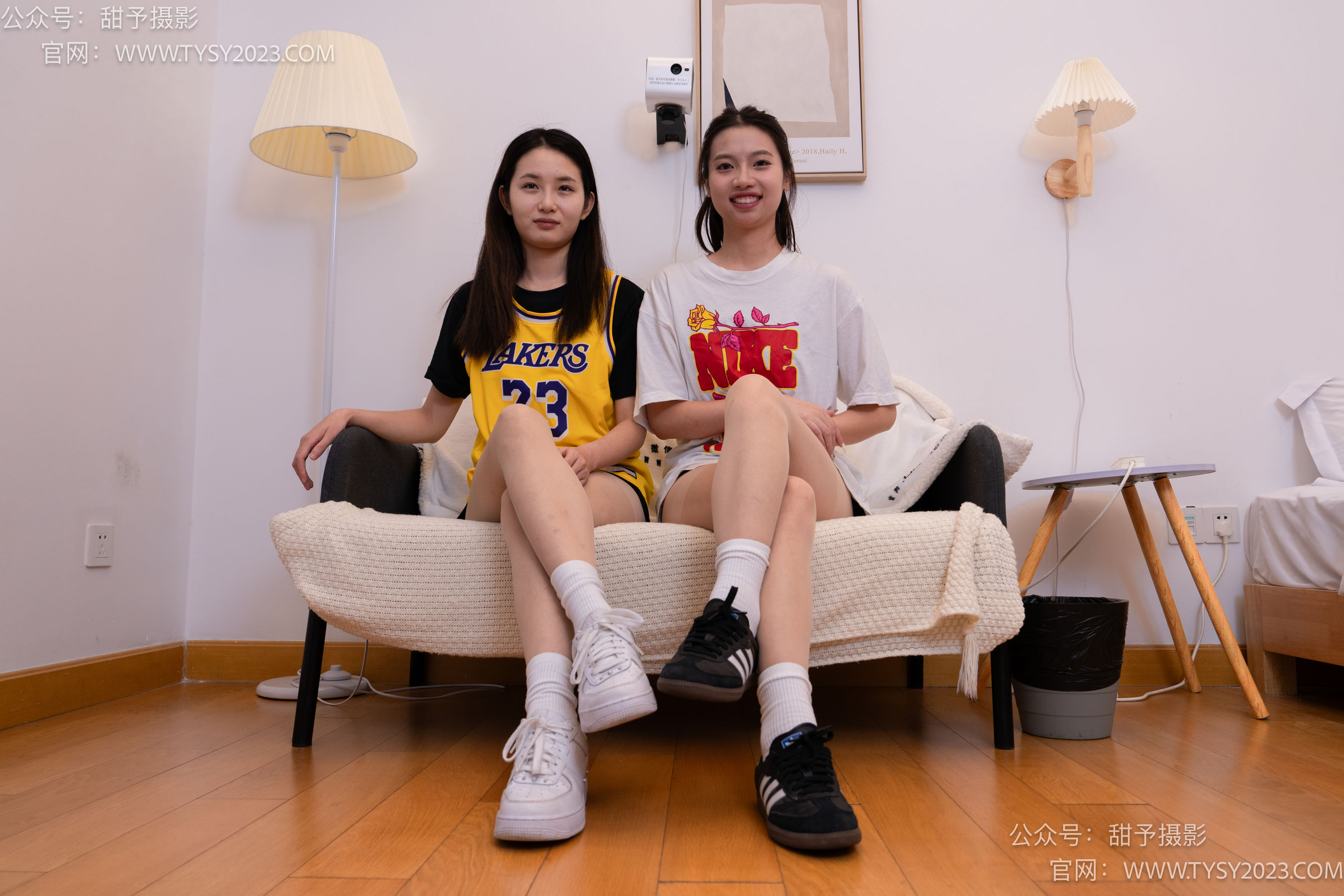甜予摄影 No.100 思思&小雨-运动鞋、白棉袜、肉丝（均为脚尖加固款）/(134P)