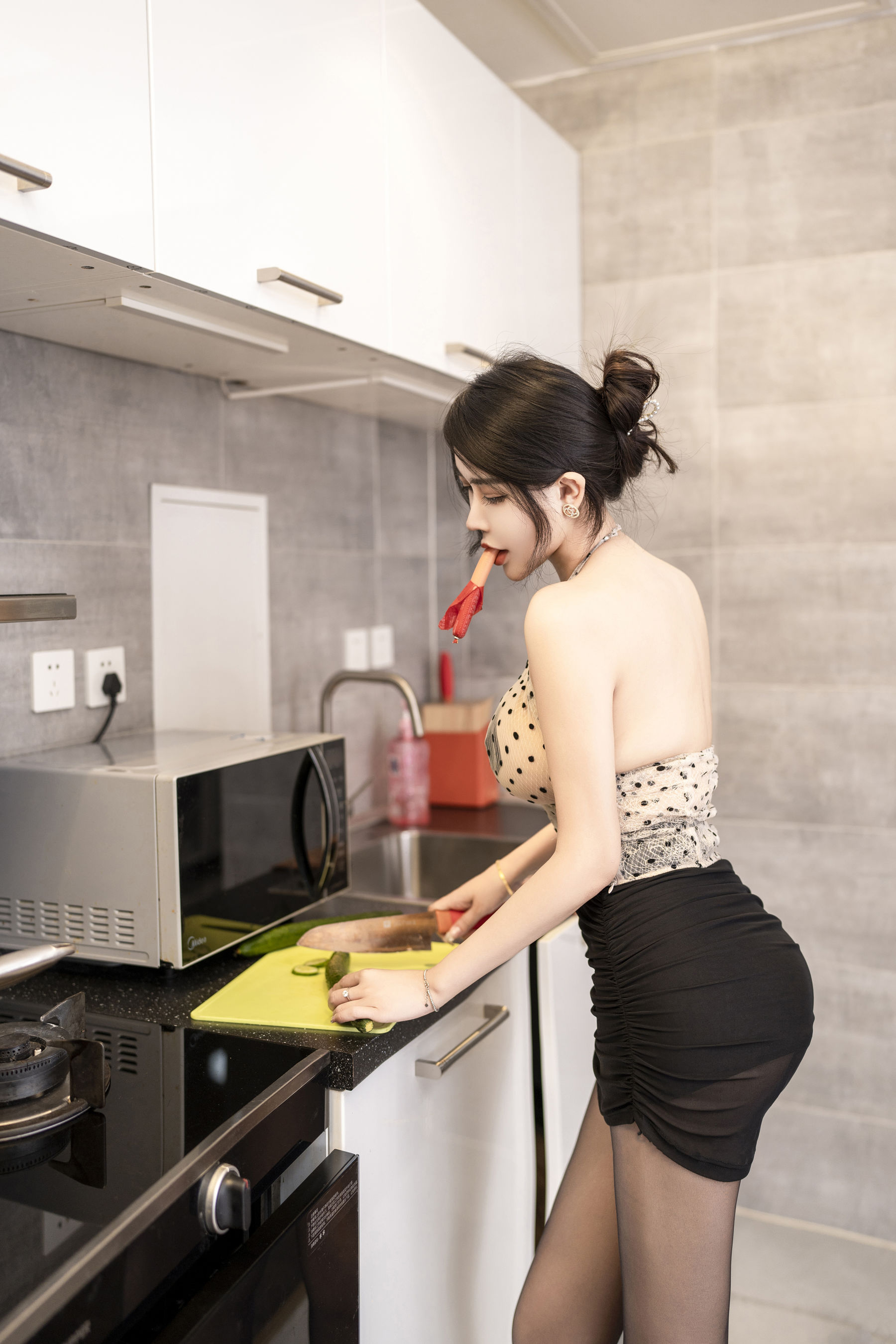 李若汐 - 厨房女仆/(93P)