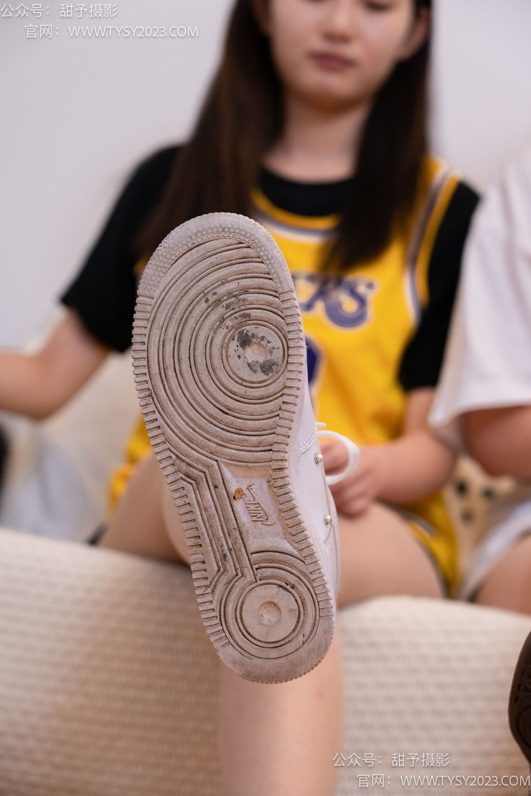 甜予摄影 No.100 思思&小雨-运动鞋、白棉袜、肉丝（均为脚尖加固款）/(134P)