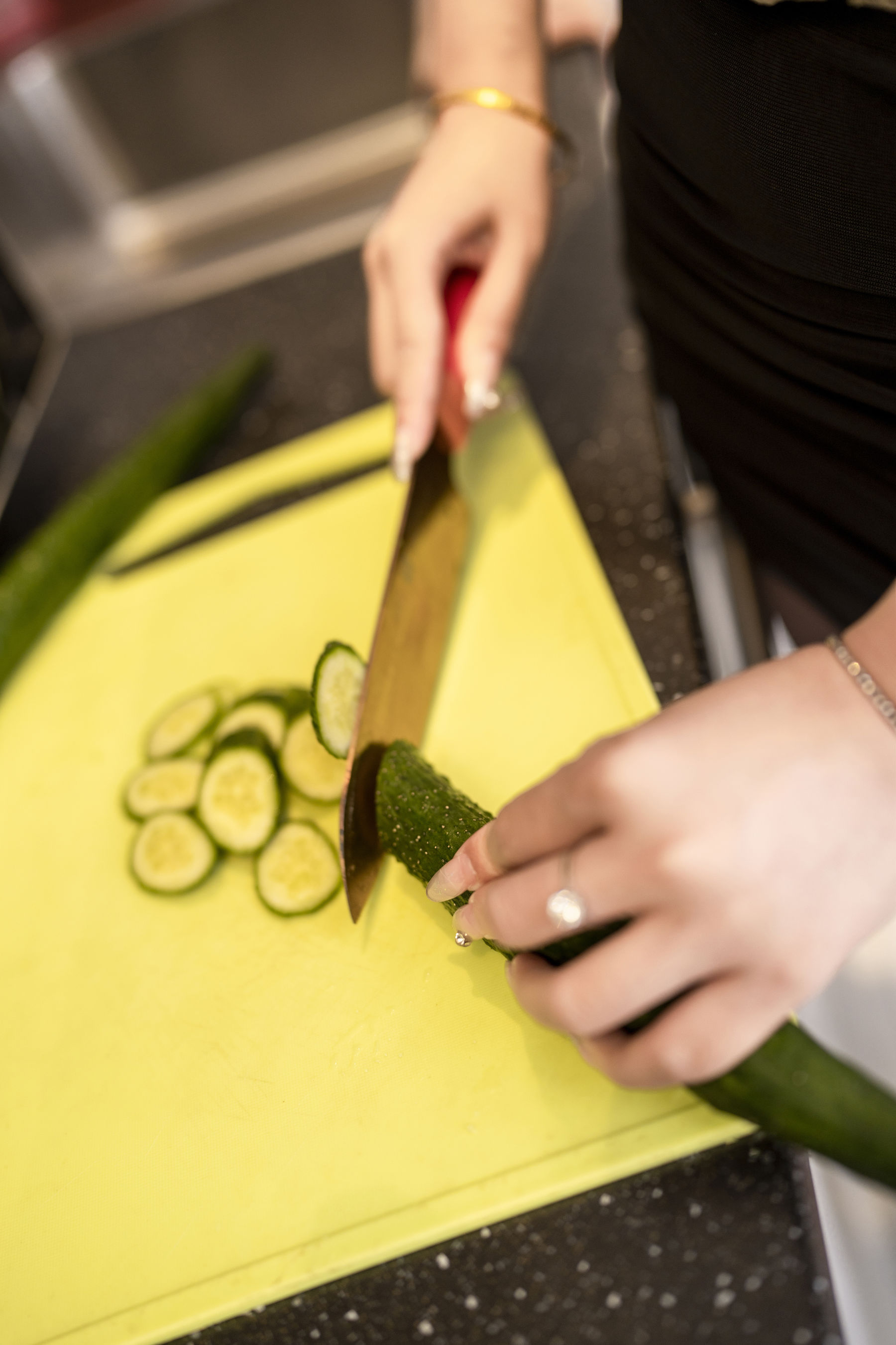 李若汐 - 厨房女仆/(93P)