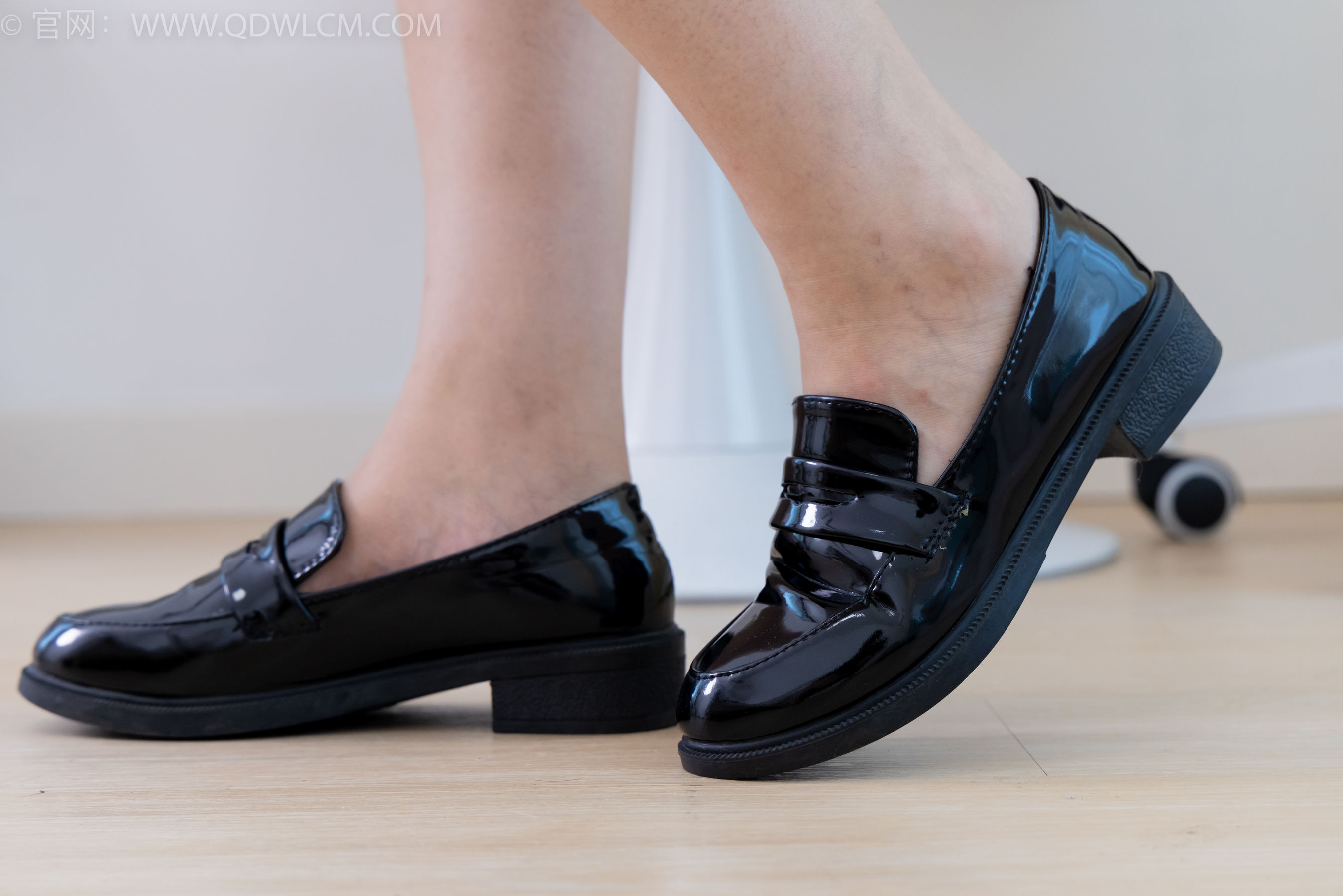 物恋传媒 No.2220 小优 - 摇晃的红酒杯/(150P)