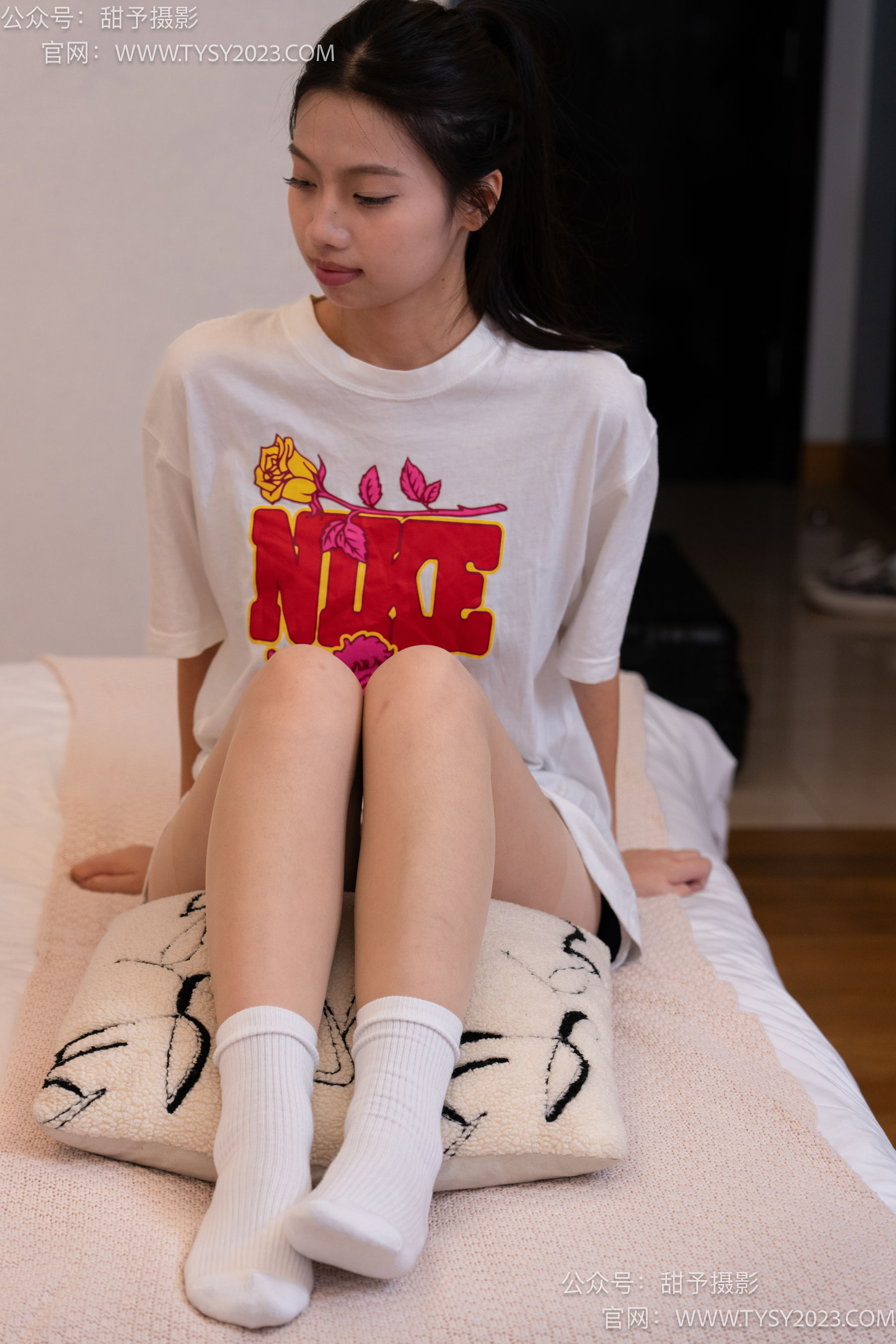 甜予摄影 No.100 思思&小雨-运动鞋、白棉袜、肉丝（均为脚尖加固款）/(134P)