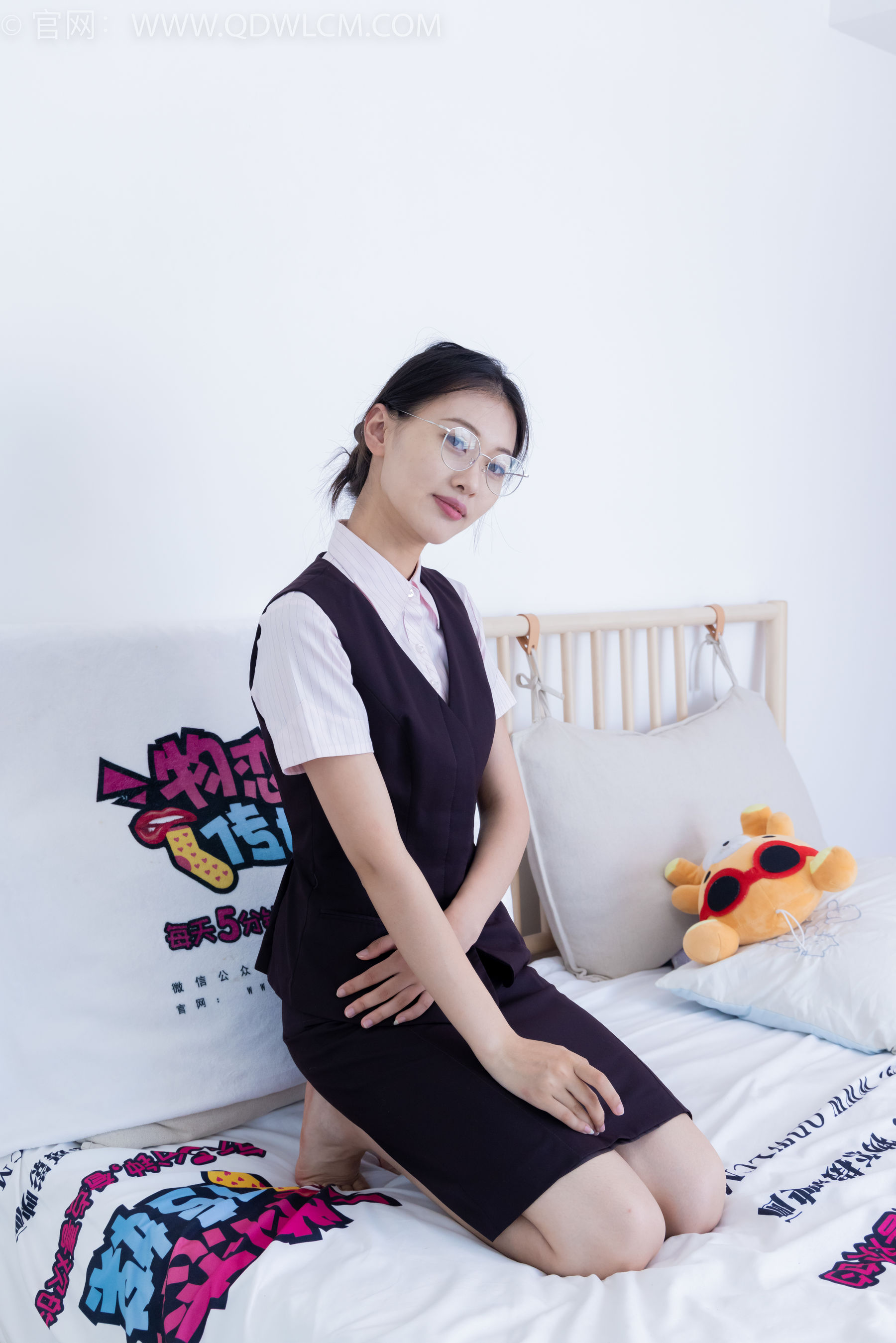 物恋传媒 No.2220 小优 - 摇晃的红酒杯/(150P)