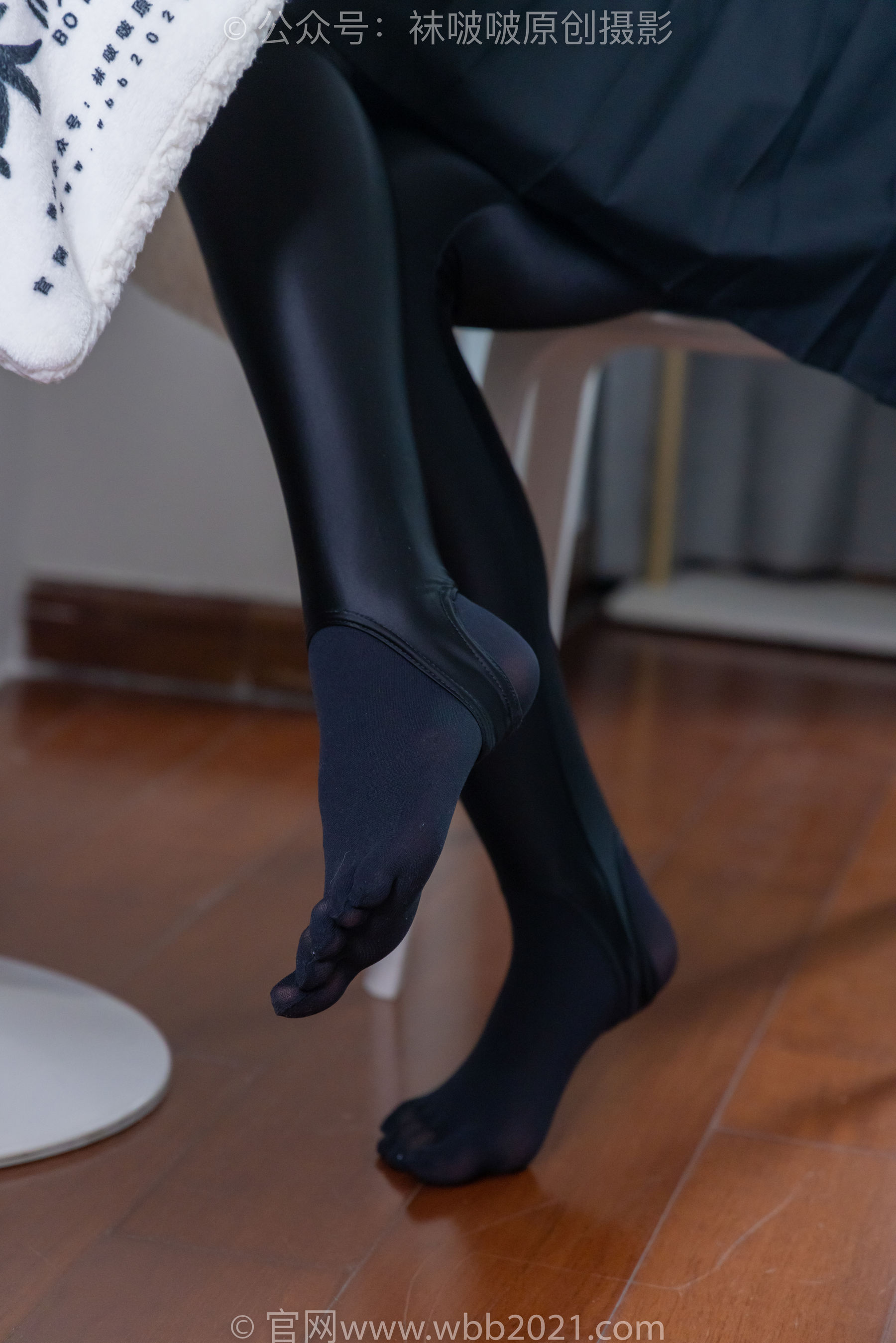 BoBoSocks袜啵啵 No.475 奶油 - 高跟长靴、厚黑丝五指袜、踩脚裤裤里丝、靴子部分戴口罩/(150P)